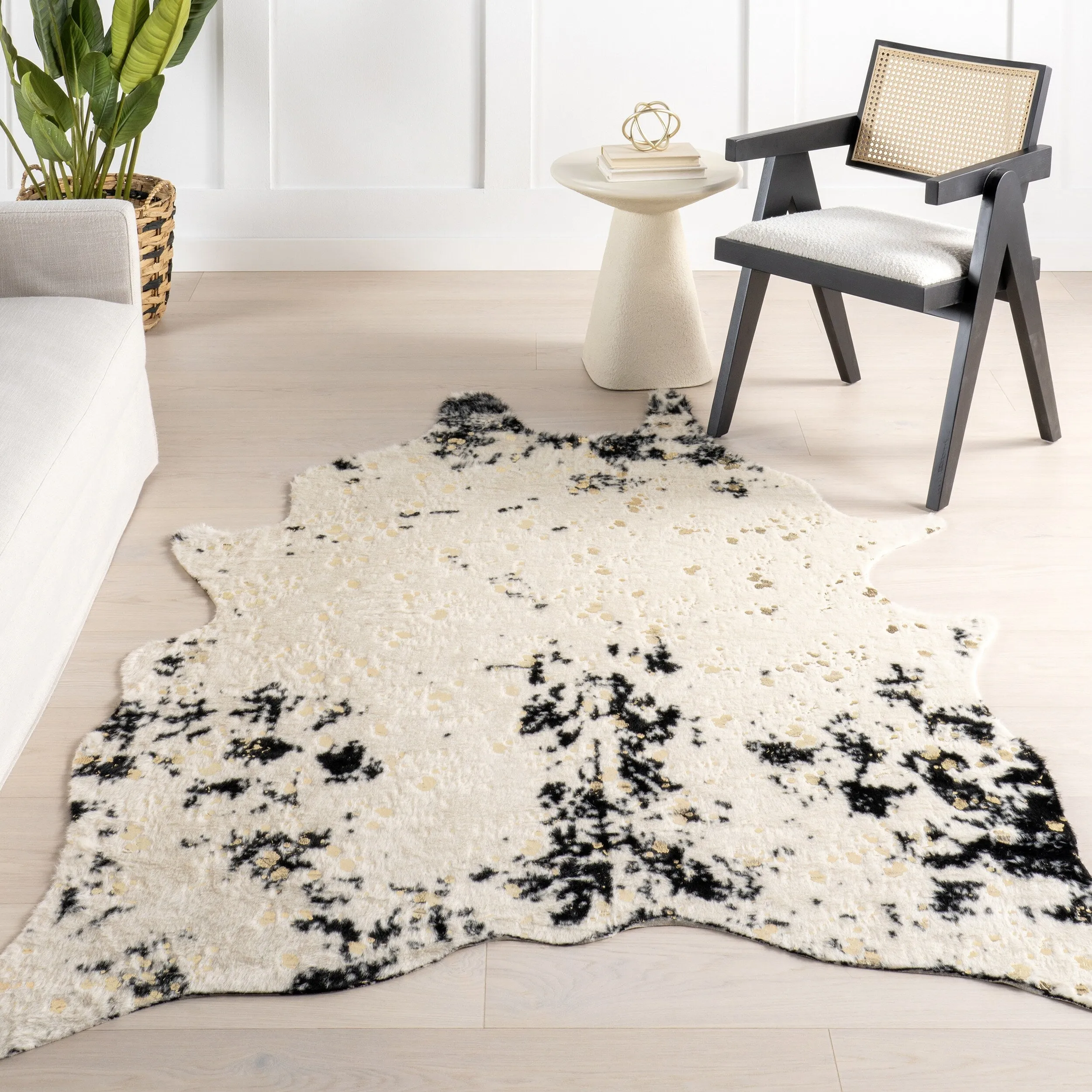 Nuloom Contemporary Faux Animal Prints Cowhide Area Rug