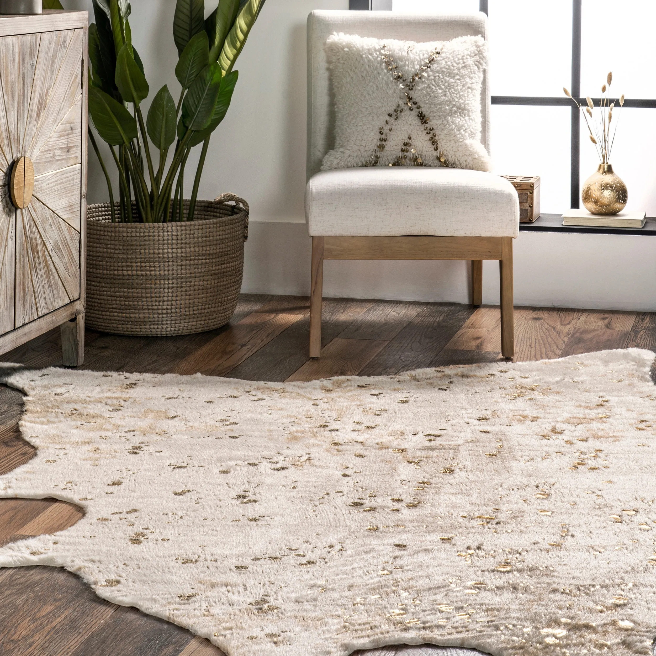Nuloom Contemporary Faux Animal Prints Cowhide Area Rug