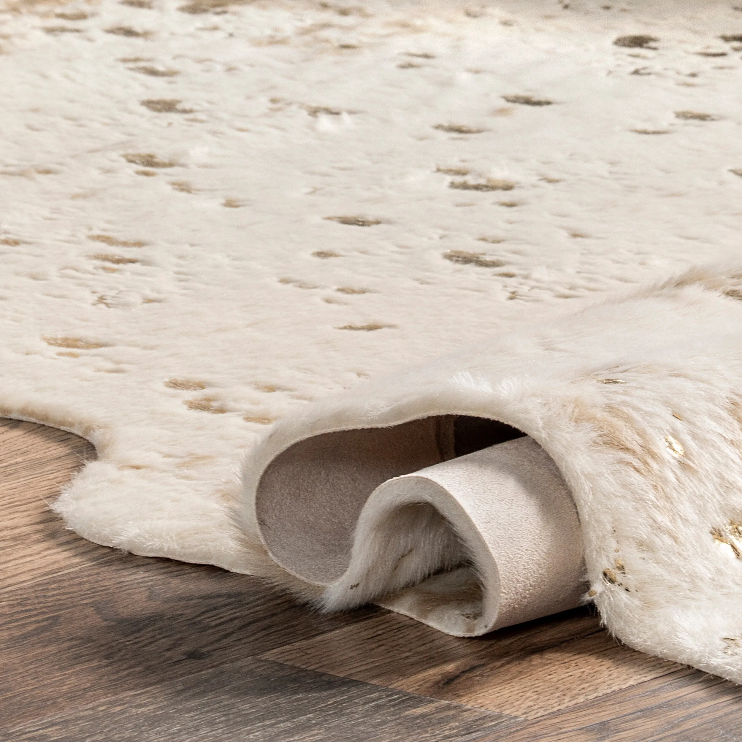 Nuloom Contemporary Faux Animal Prints Cowhide Area Rug
