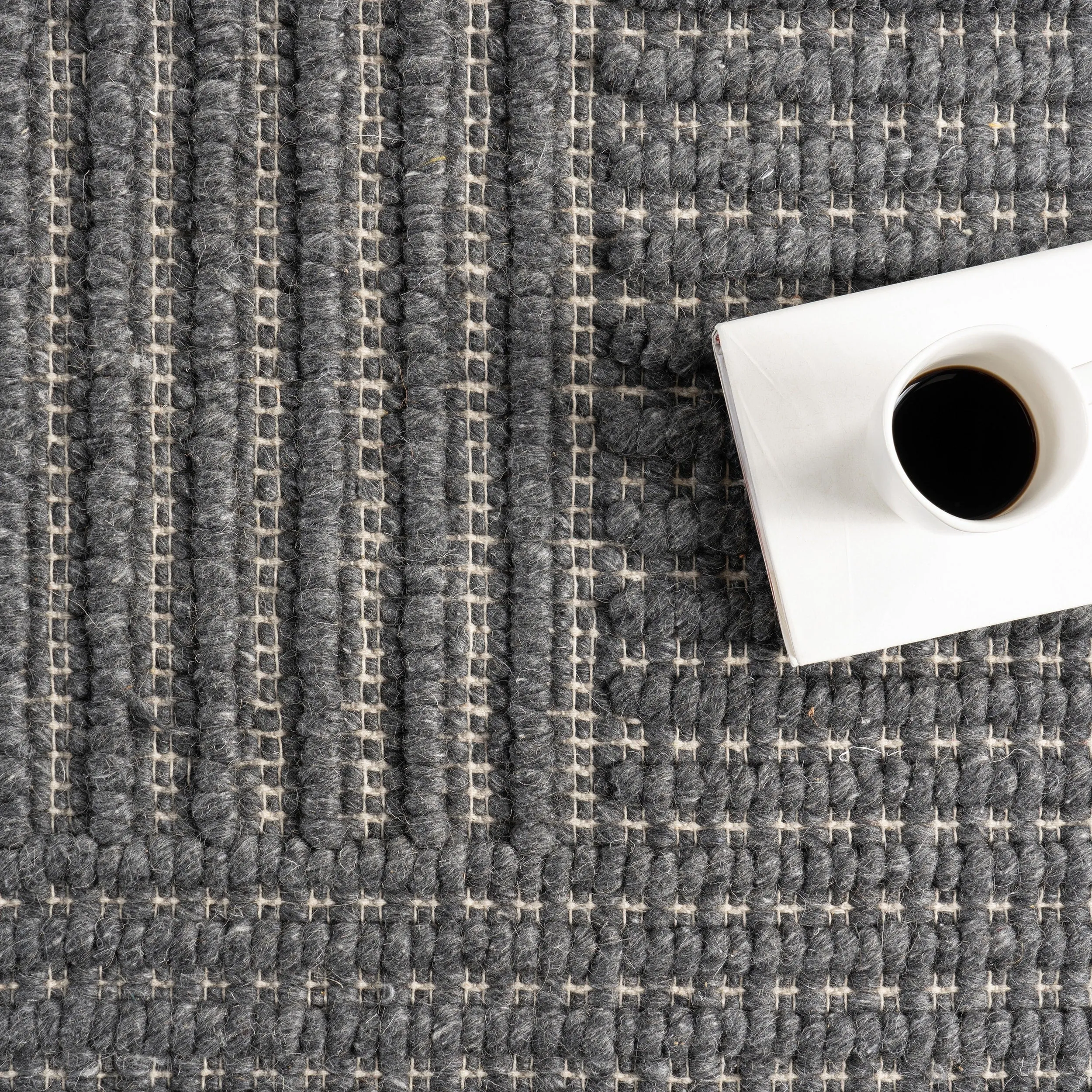 Nuloom Dorene Contemporary High-Low Striped Wool Area Rug