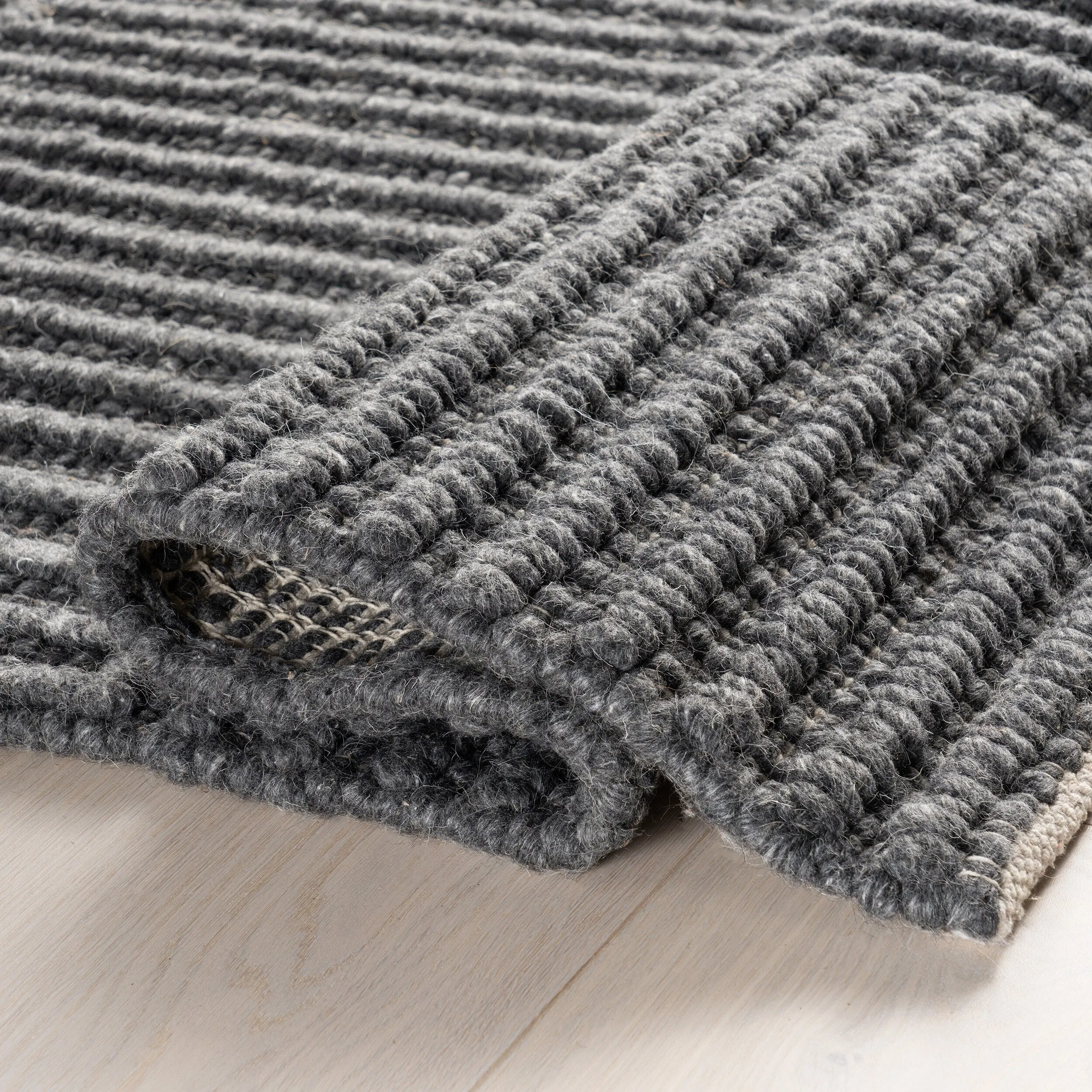 Nuloom Dorene Contemporary High-Low Striped Wool Area Rug