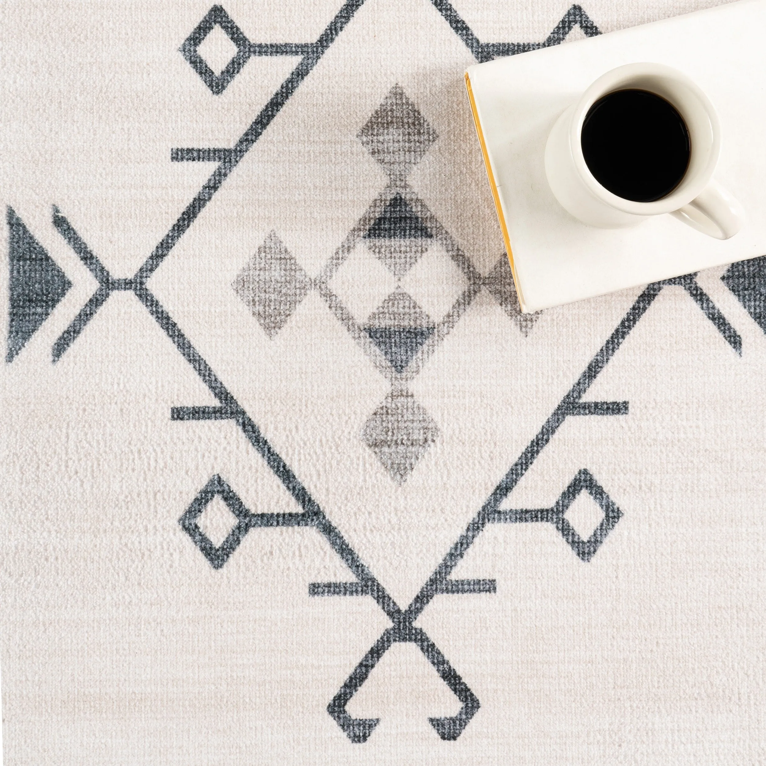 Nuloom Evalyn SpinClean Southwestern Machine Washable Area Rug
