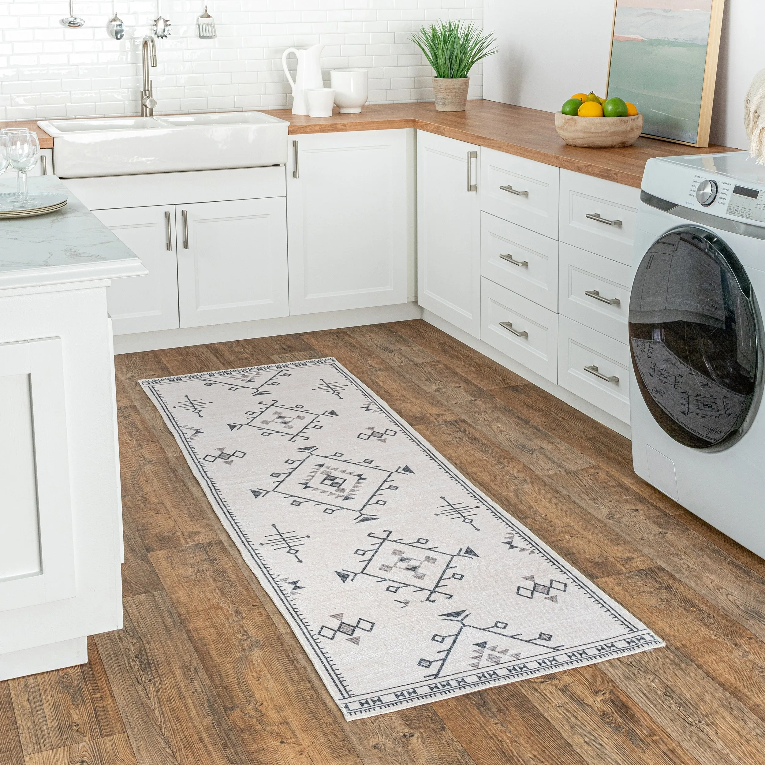 Nuloom Evalyn SpinClean Southwestern Machine Washable Area Rug