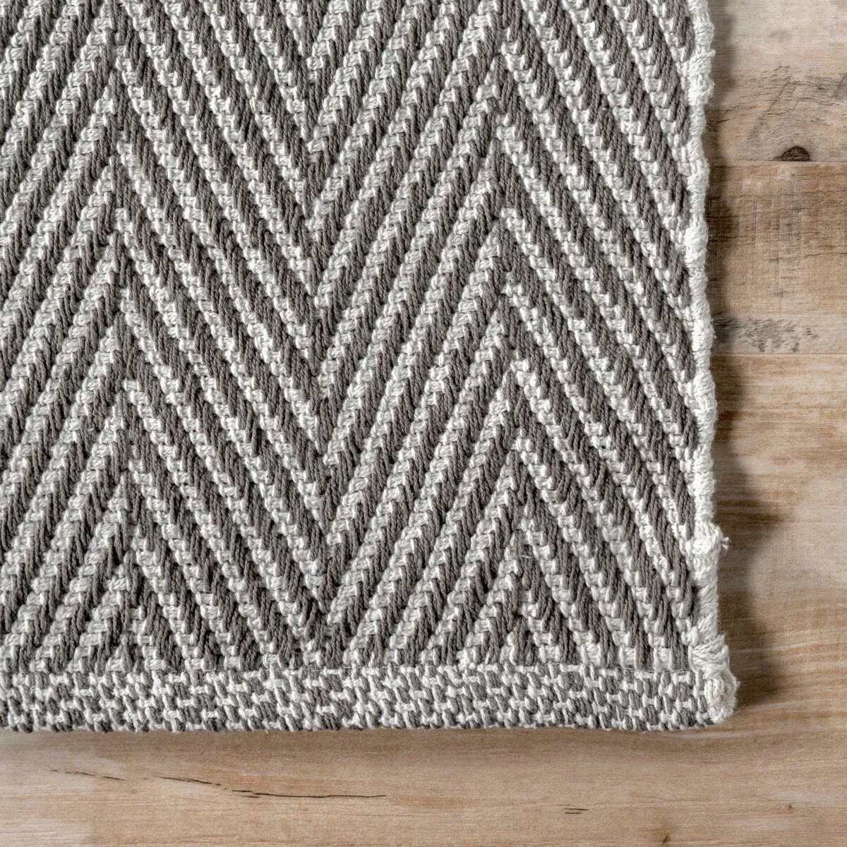 Nuloom Hand Loomed Kimberley Area Rug