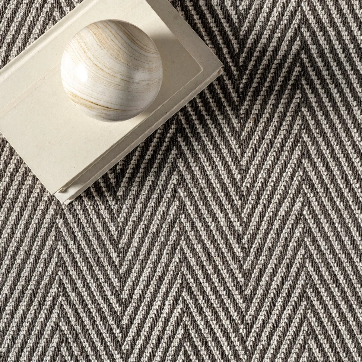 Nuloom Hand Loomed Kimberley Area Rug