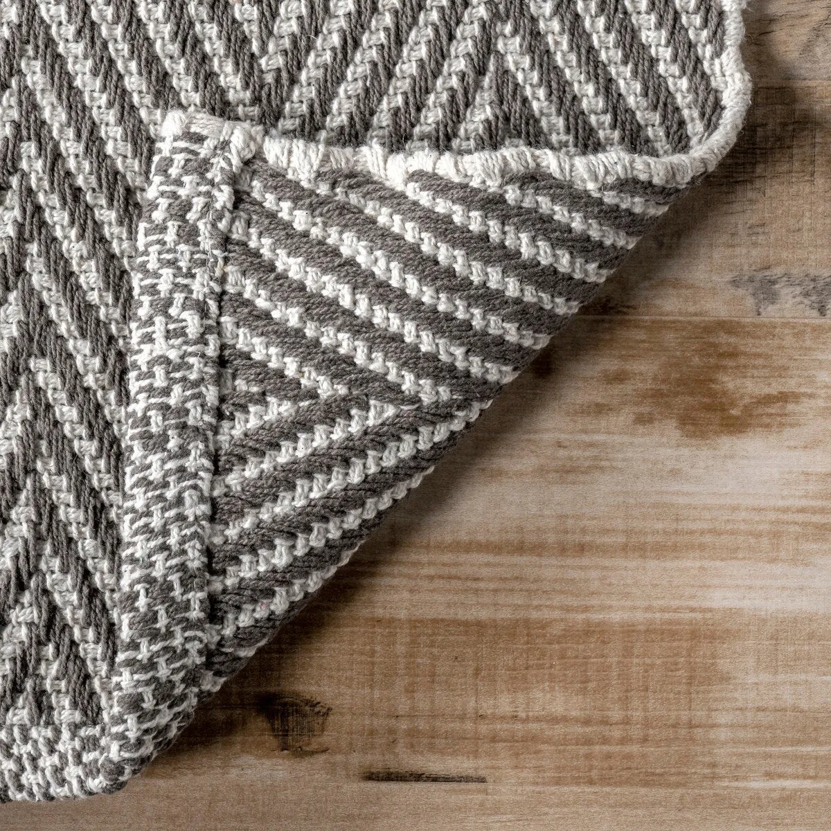 Nuloom Hand Loomed Kimberley Area Rug