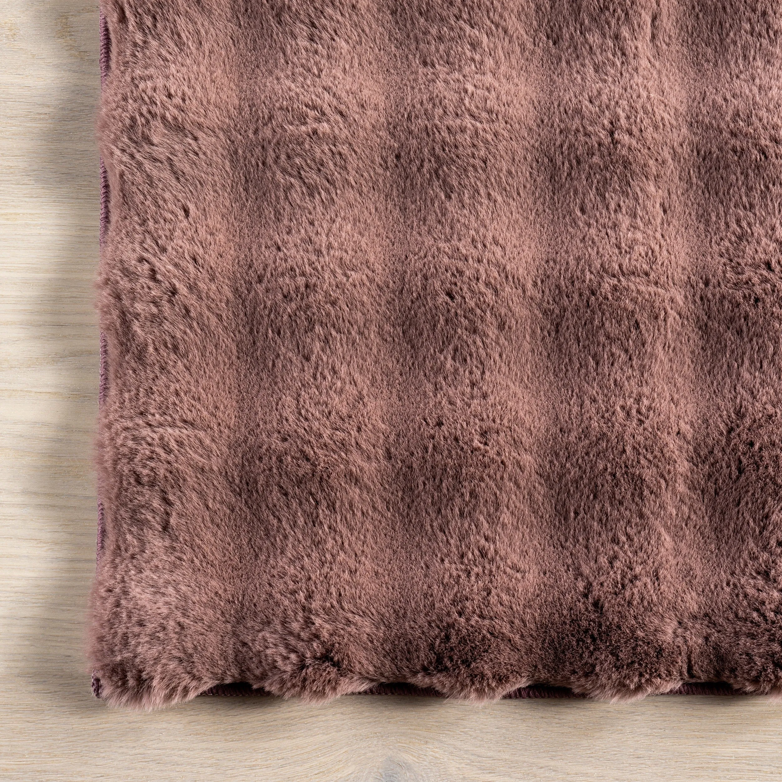 Nuloom Jeni Solid Plush Machine Washable Area Rug