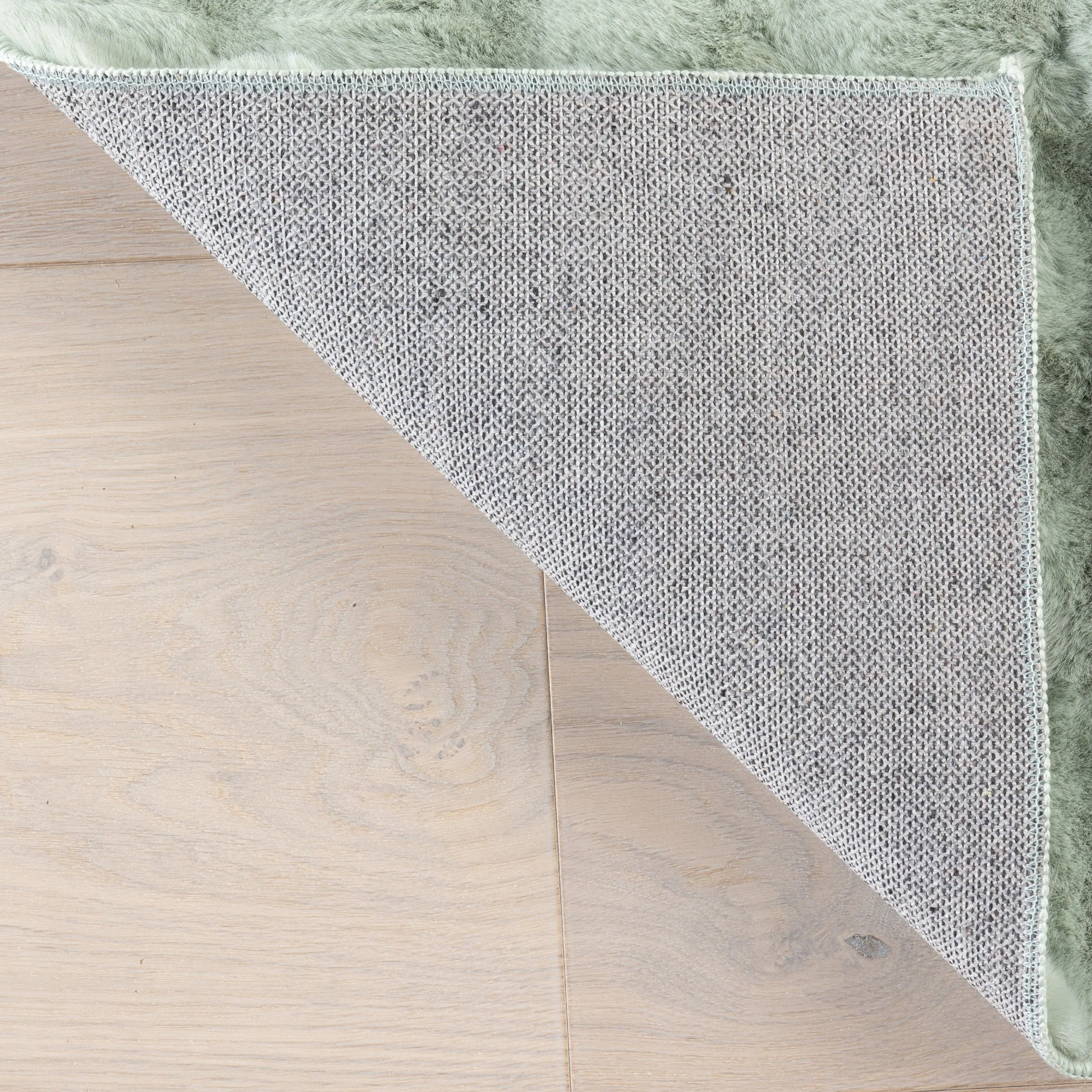 Nuloom Jeni Solid Plush Machine Washable Area Rug