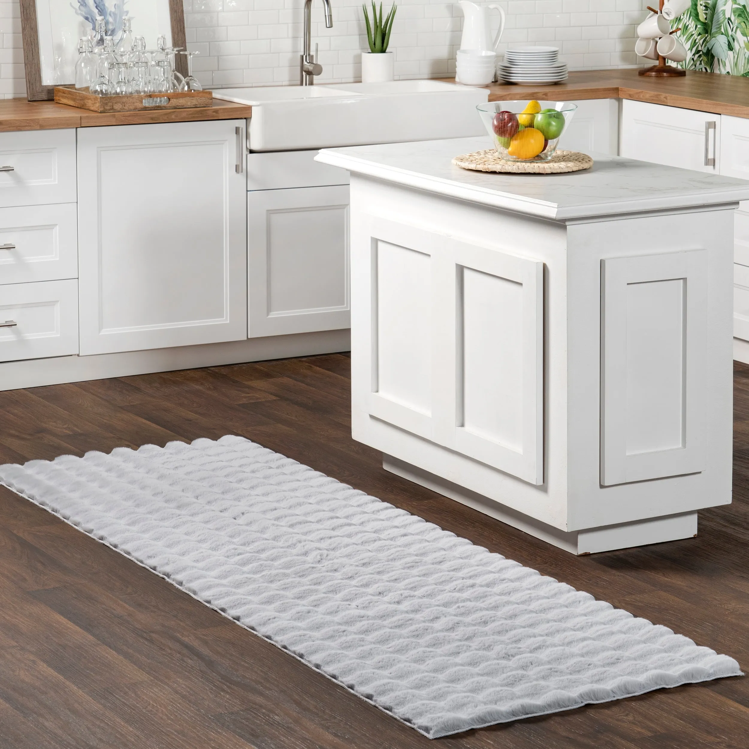 Nuloom Jeni Solid Plush Machine Washable Area Rug