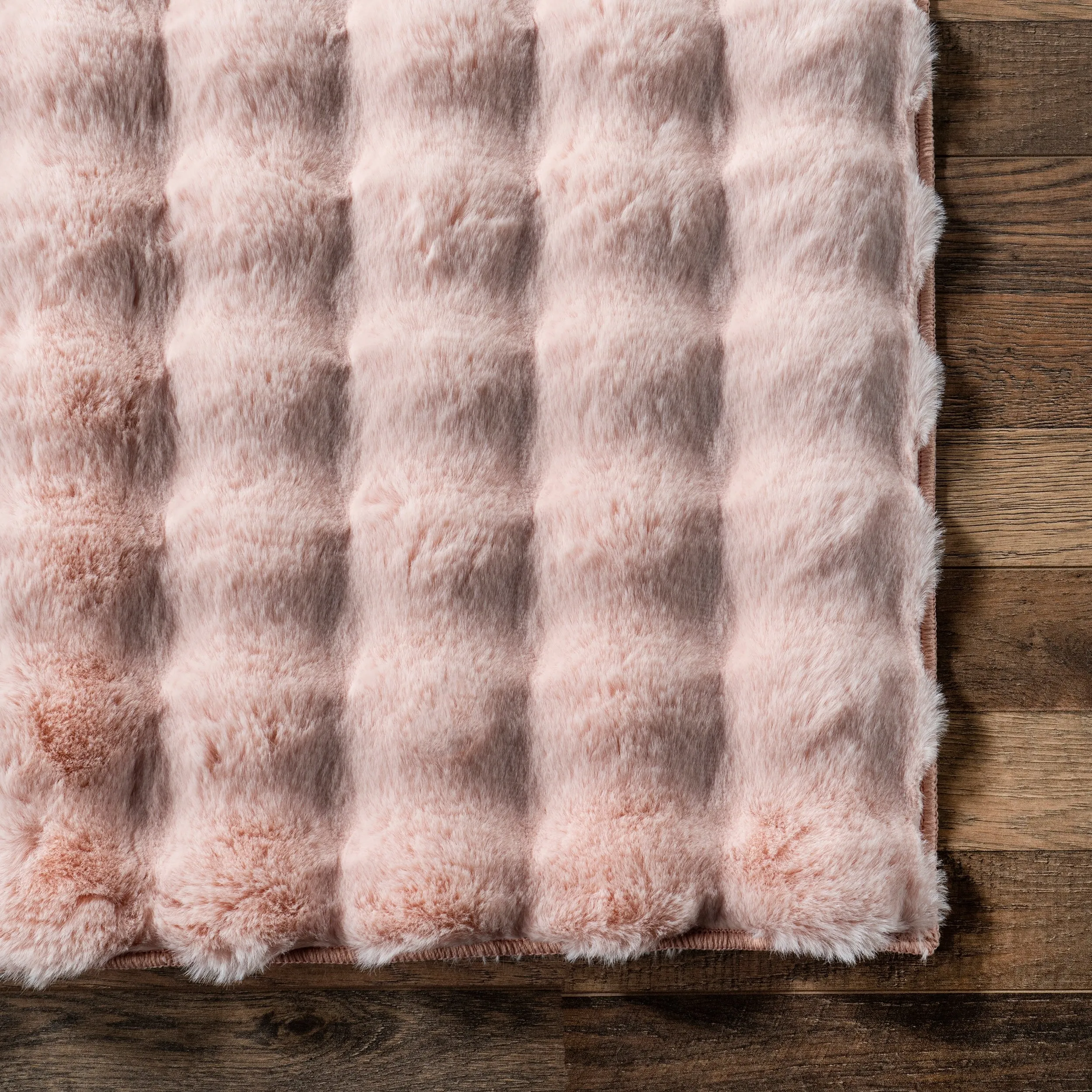 Nuloom Jeni Solid Plush Machine Washable Area Rug
