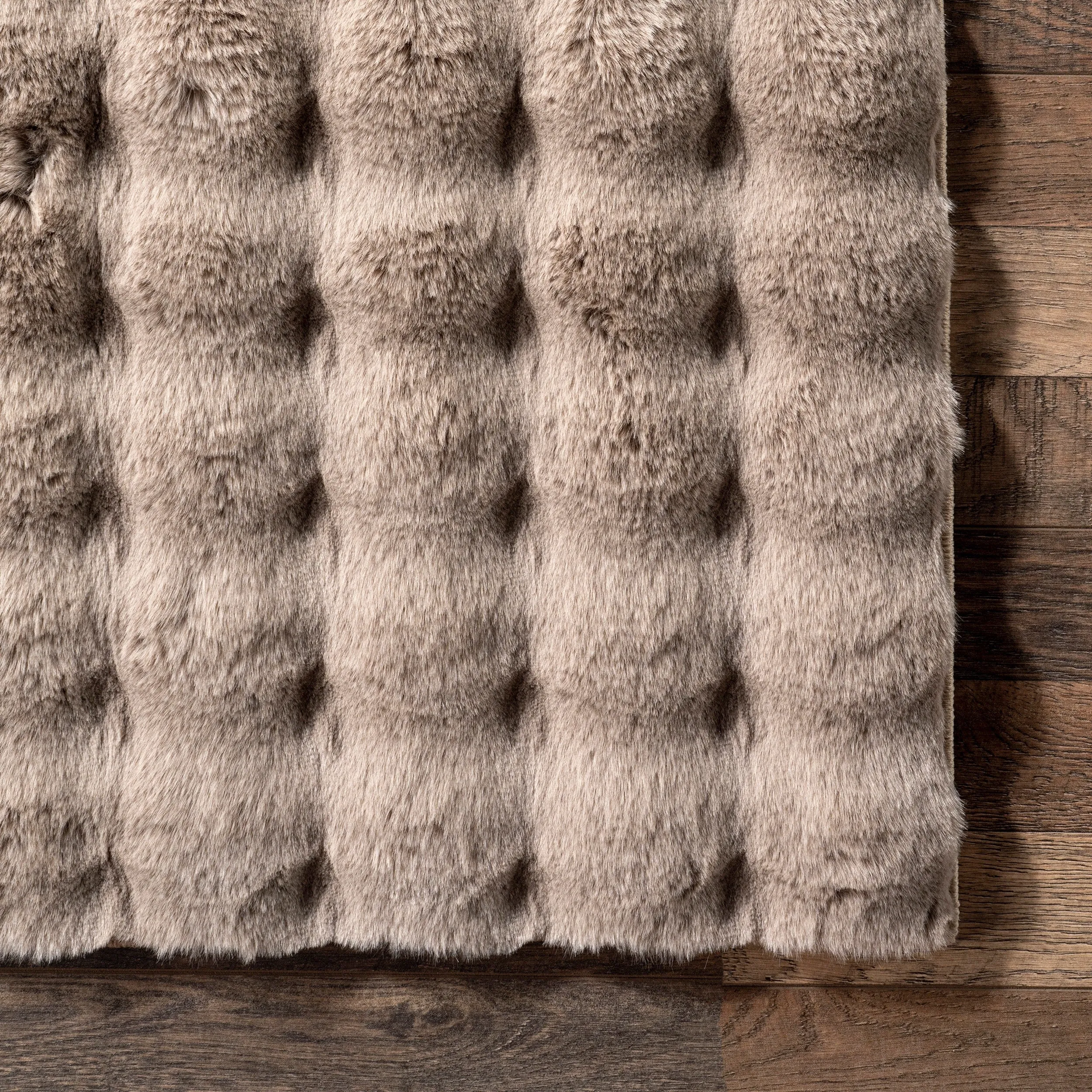 Nuloom Jeni Solid Plush Machine Washable Area Rug