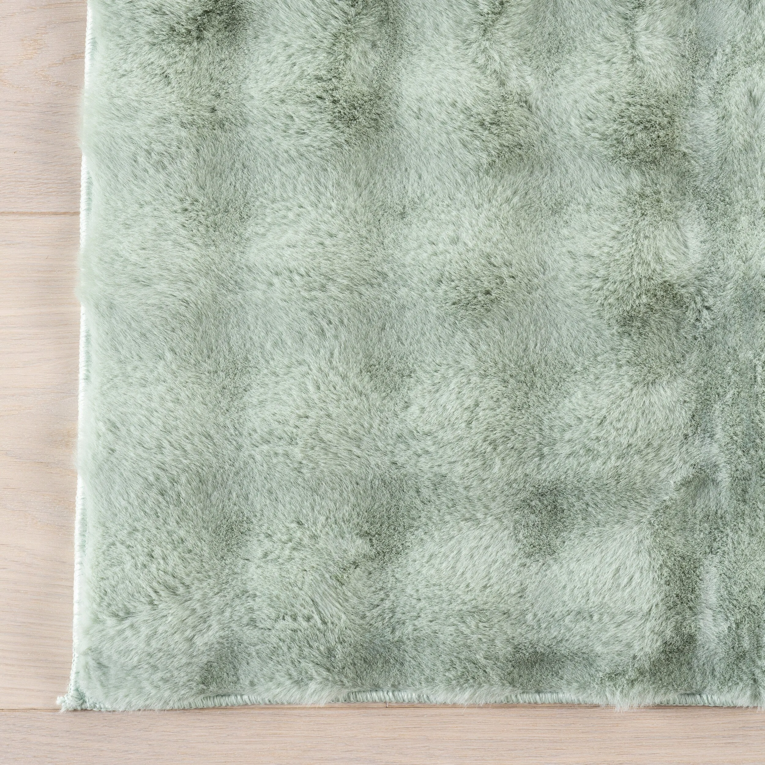 Nuloom Jeni Solid Plush Machine Washable Area Rug