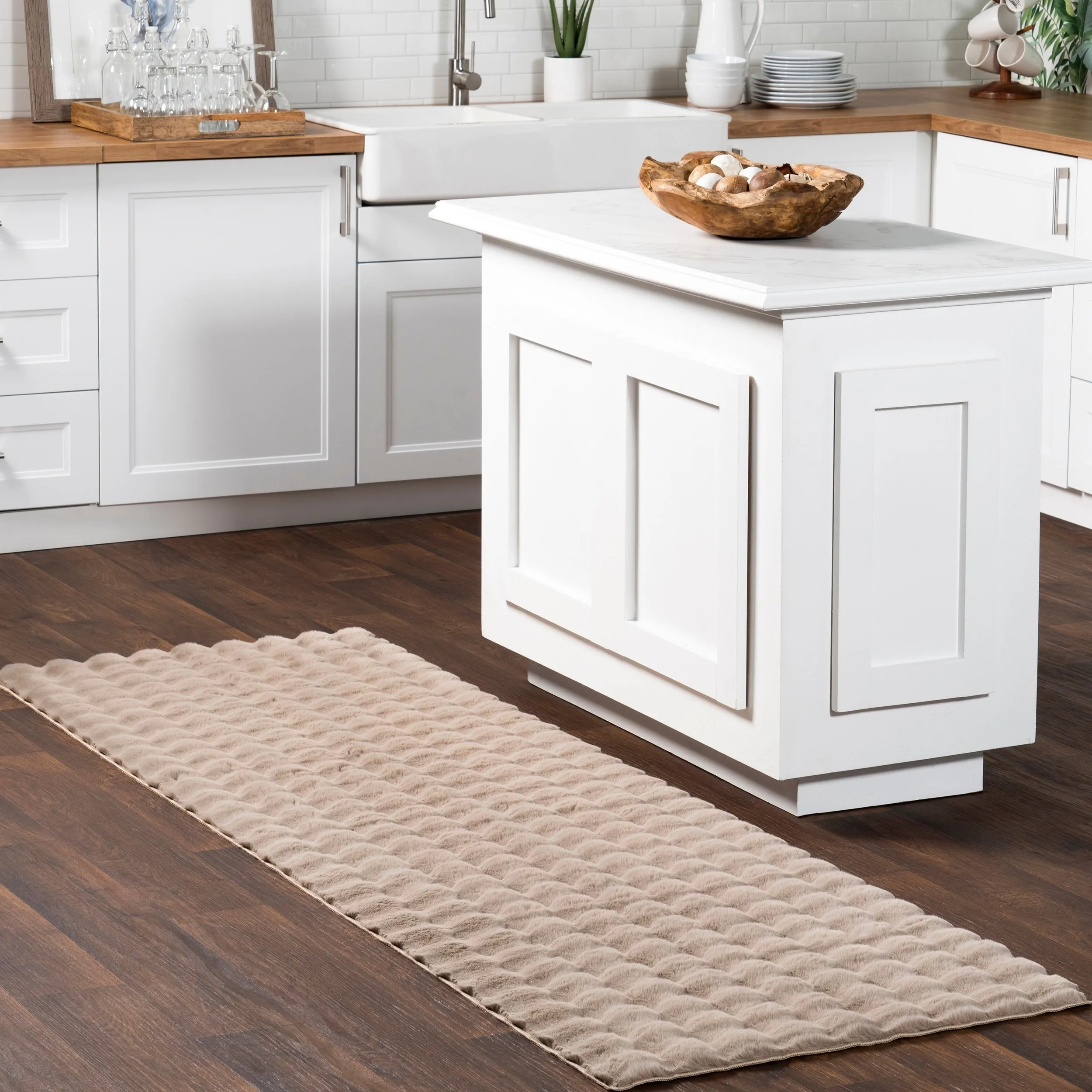 Nuloom Jeni Solid Plush Machine Washable Area Rug