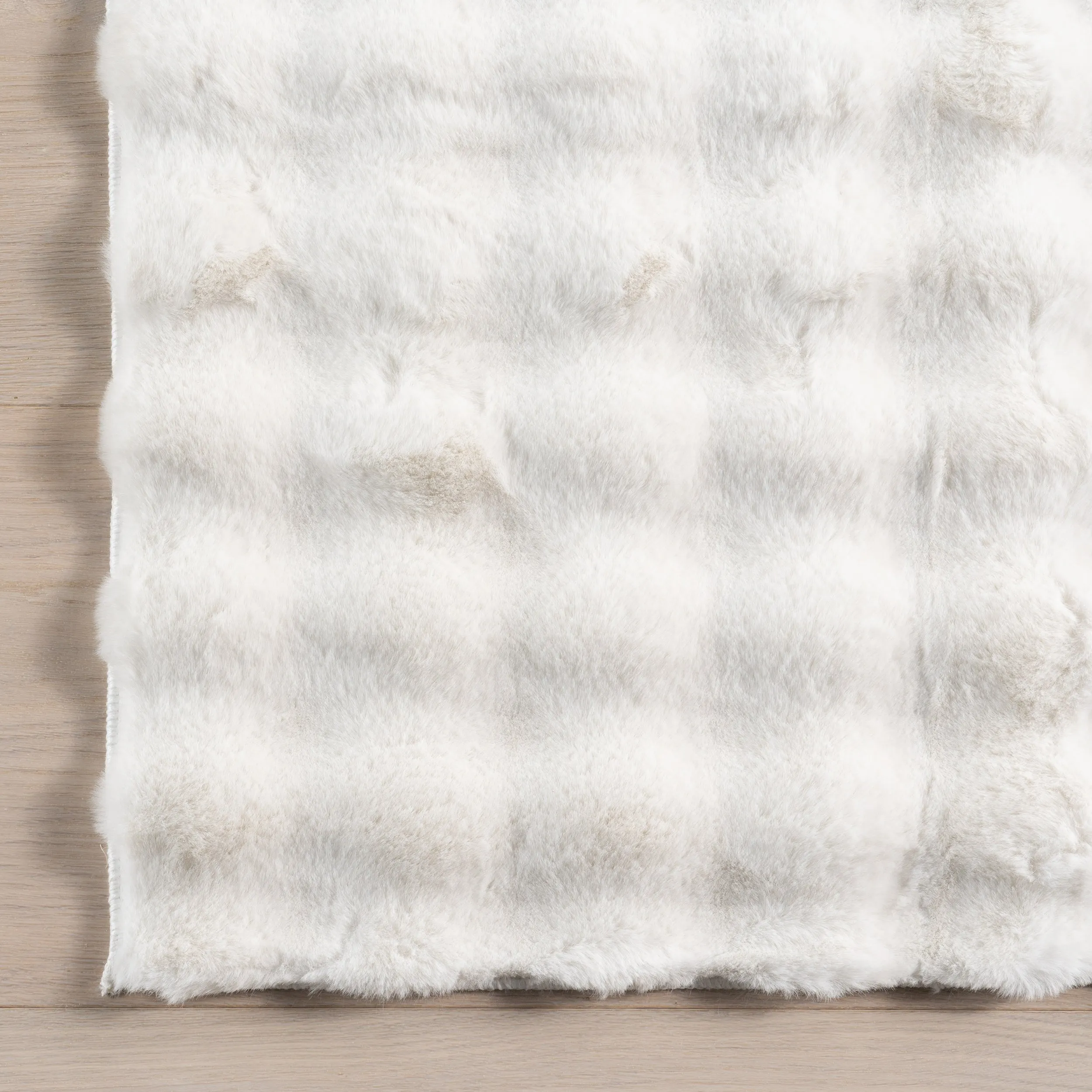 Nuloom Jeni Solid Plush Machine Washable Area Rug