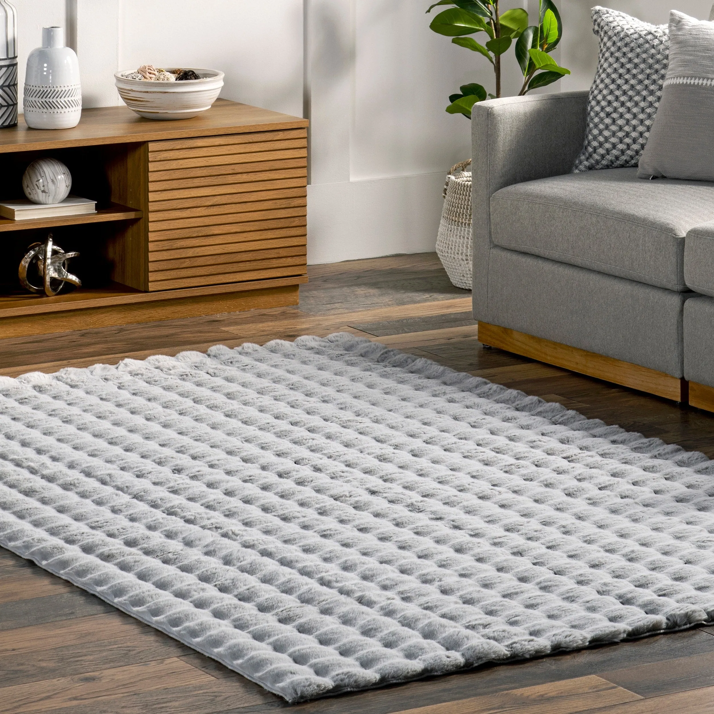Nuloom Jeni Solid Plush Machine Washable Area Rug
