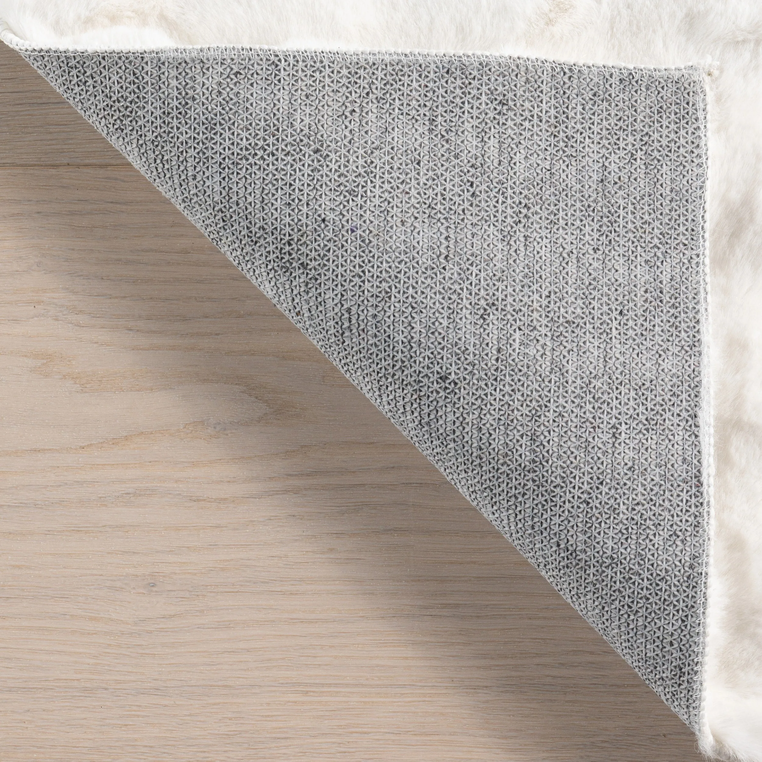 Nuloom Jeni Solid Plush Machine Washable Area Rug