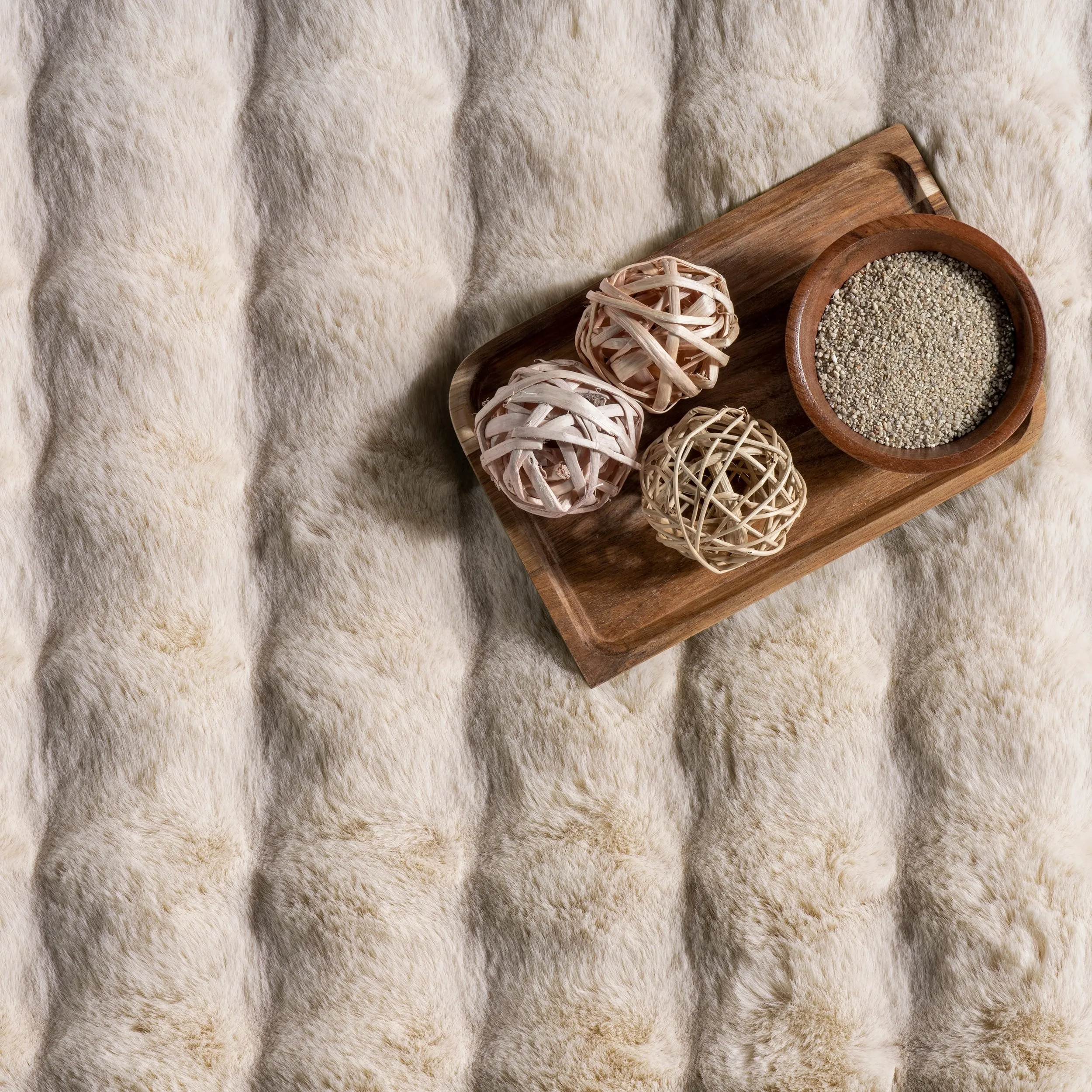 Nuloom Jeni Solid Plush Machine Washable Area Rug