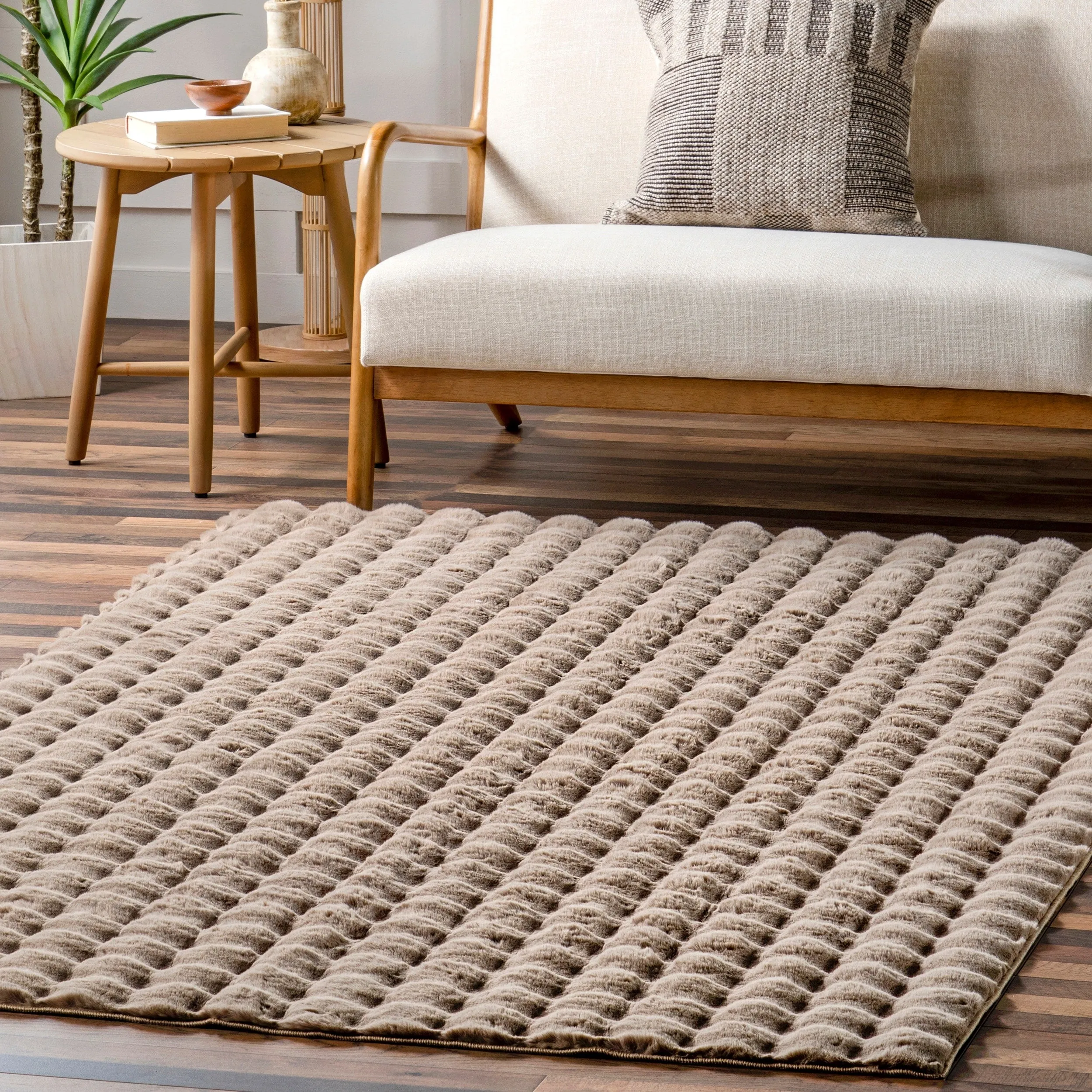 Nuloom Jeni Solid Plush Machine Washable Area Rug