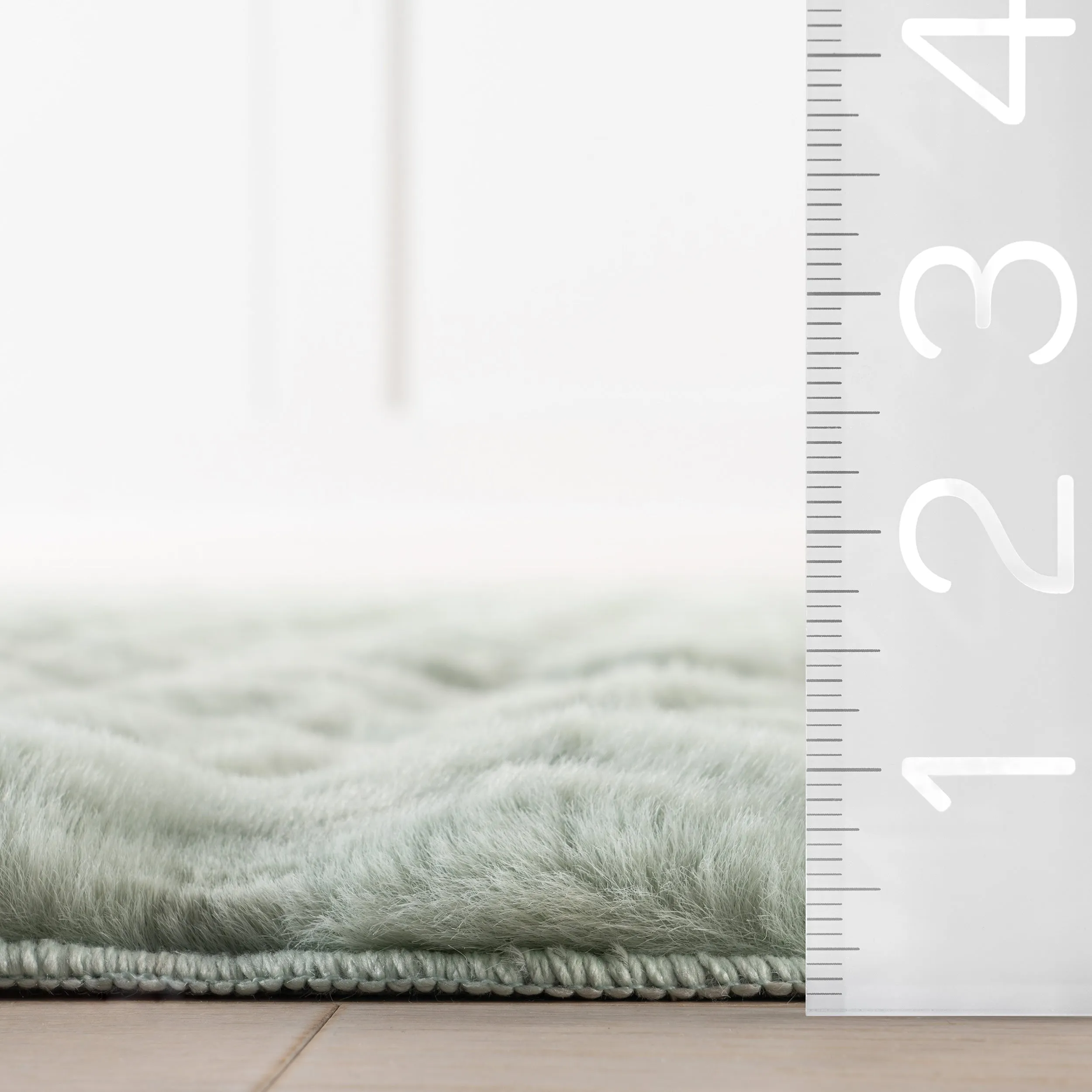 Nuloom Jeni Solid Plush Machine Washable Area Rug