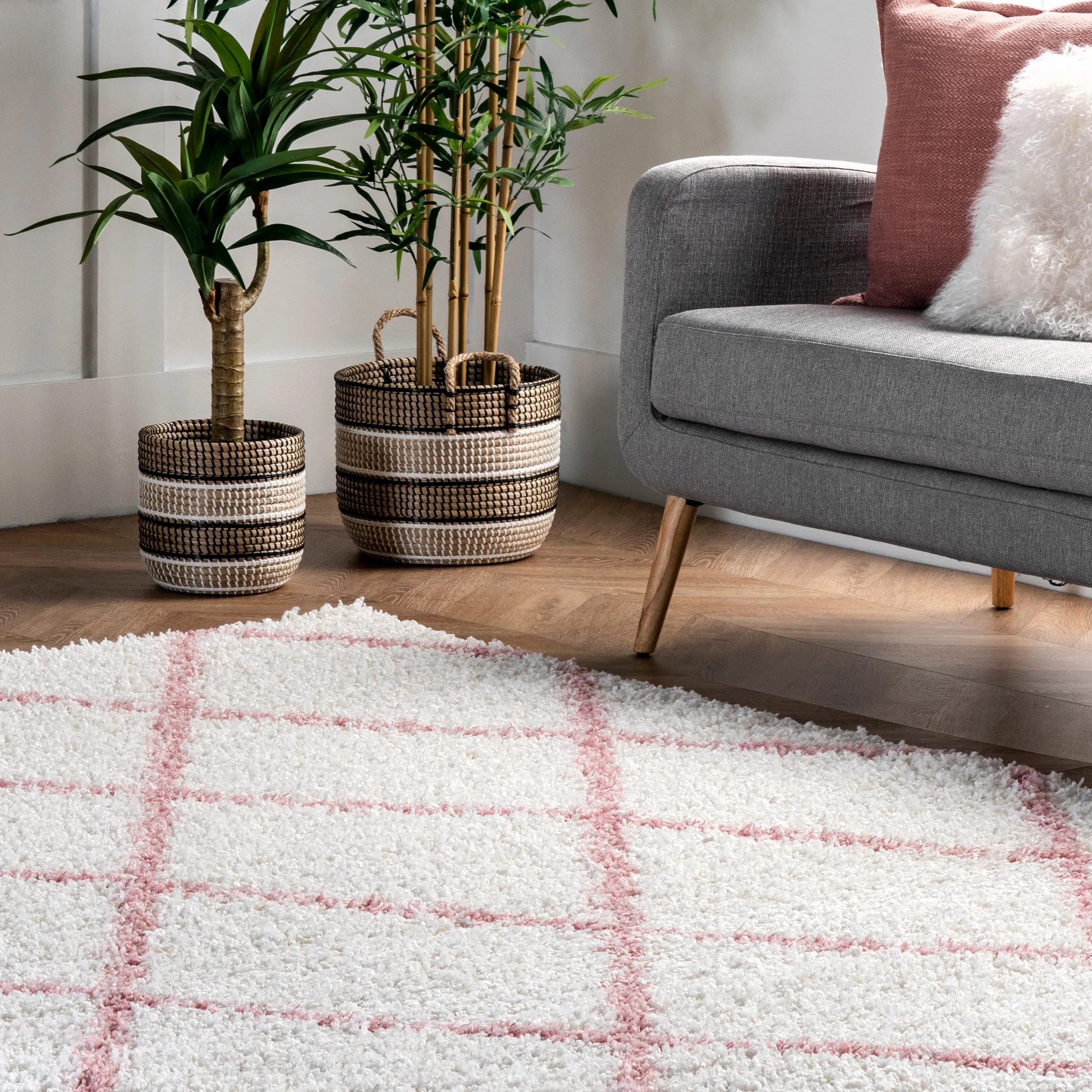 Nuloom Kesha Contemporary Trellis Shag Area Rug