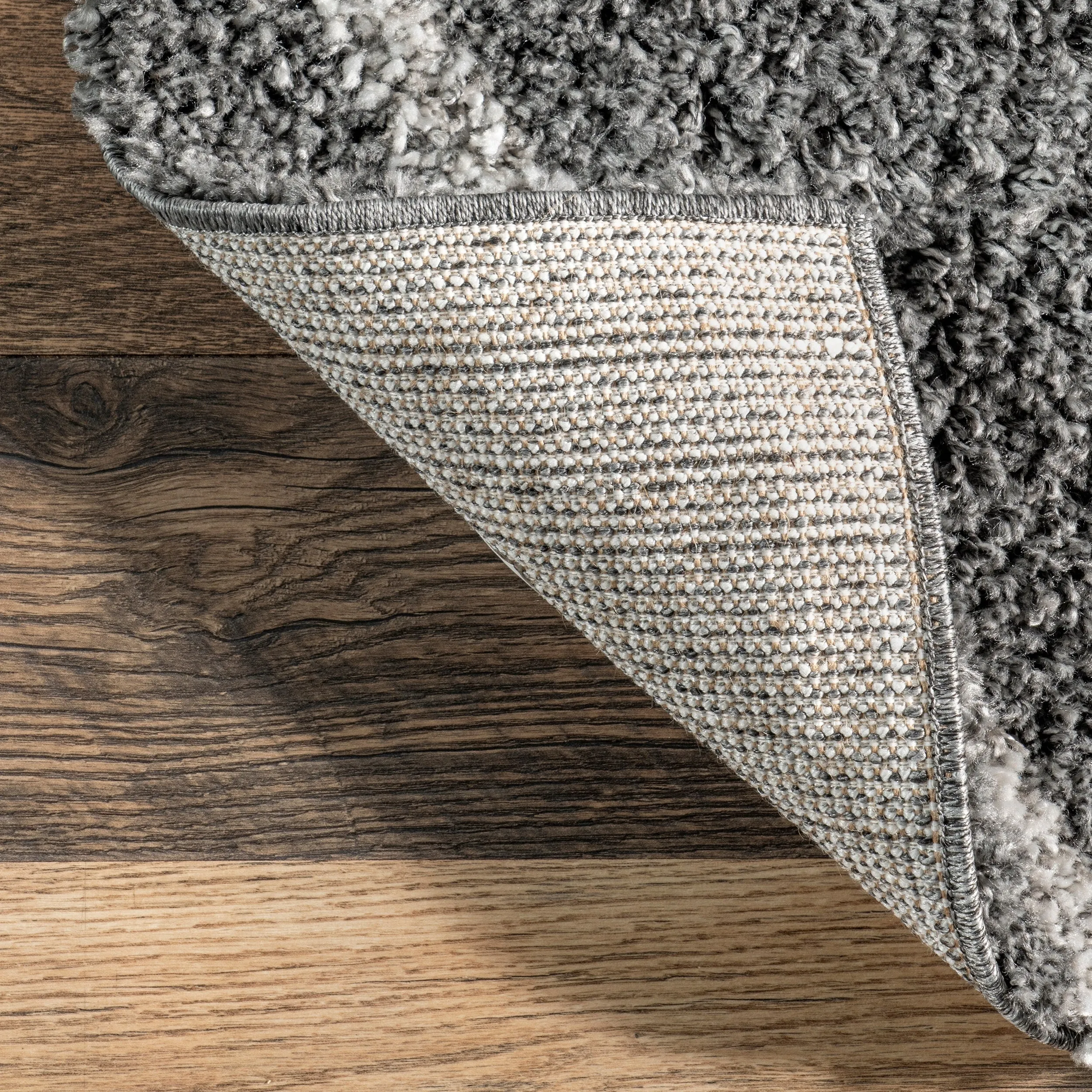 Nuloom Kesha Contemporary Trellis Shag Area Rug