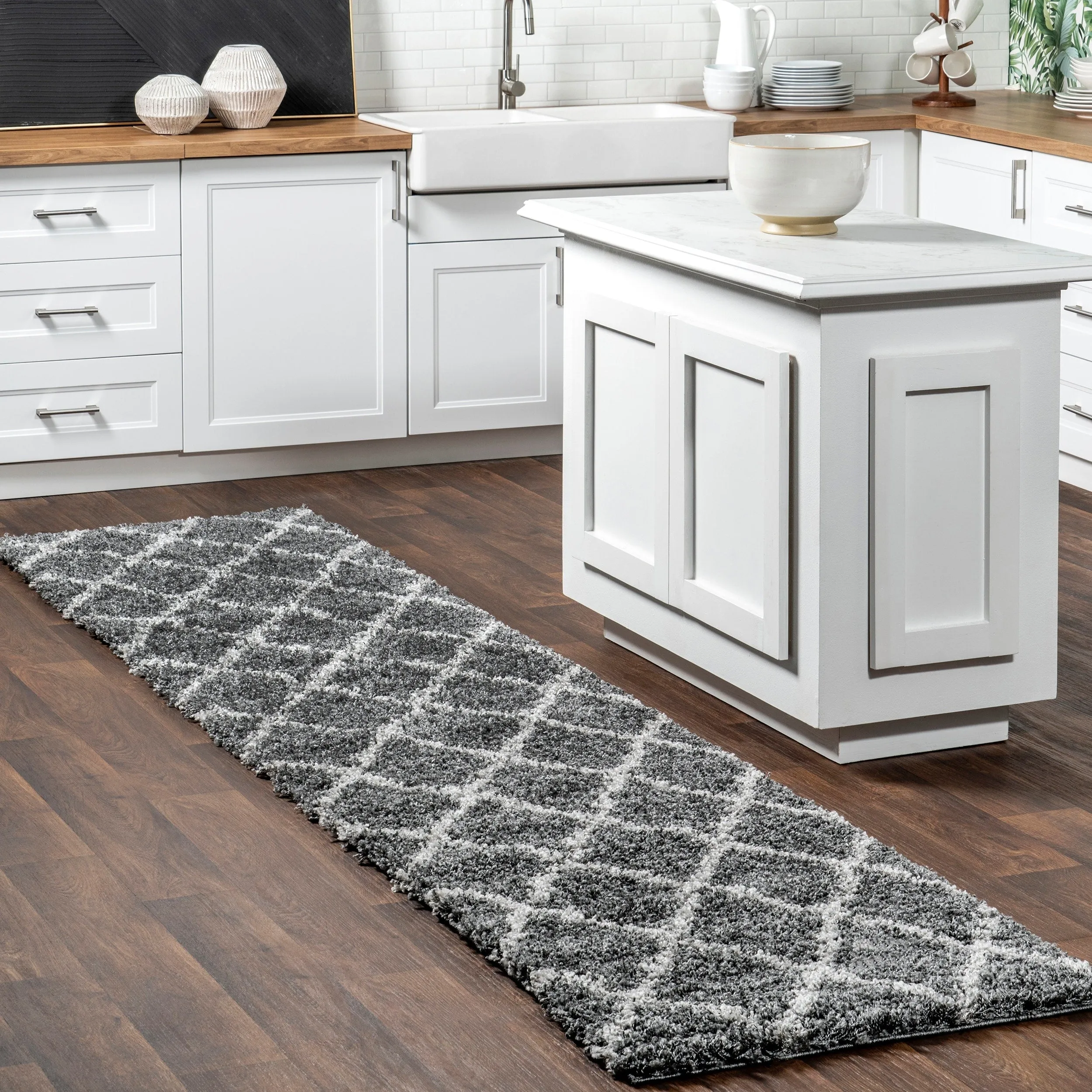 Nuloom Kesha Contemporary Trellis Shag Area Rug