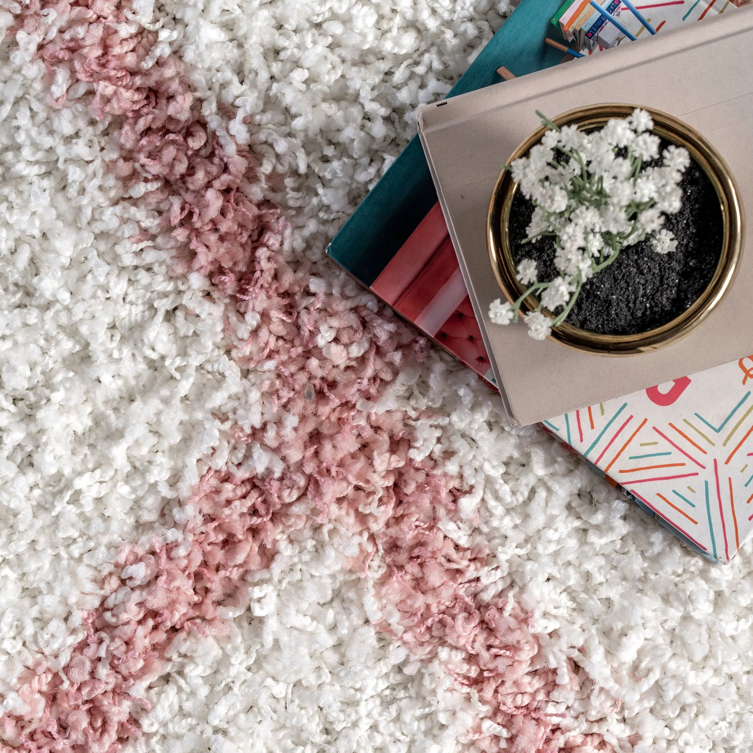 Nuloom Kesha Contemporary Trellis Shag Area Rug