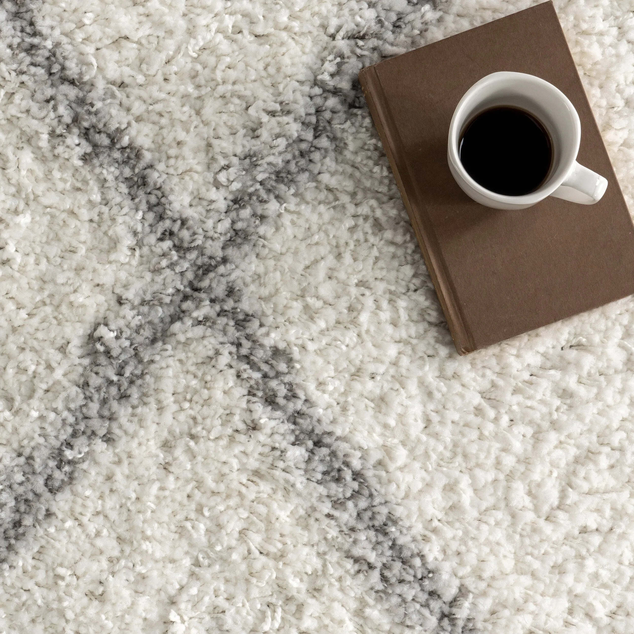 Nuloom Kesha Contemporary Trellis Shag Area Rug
