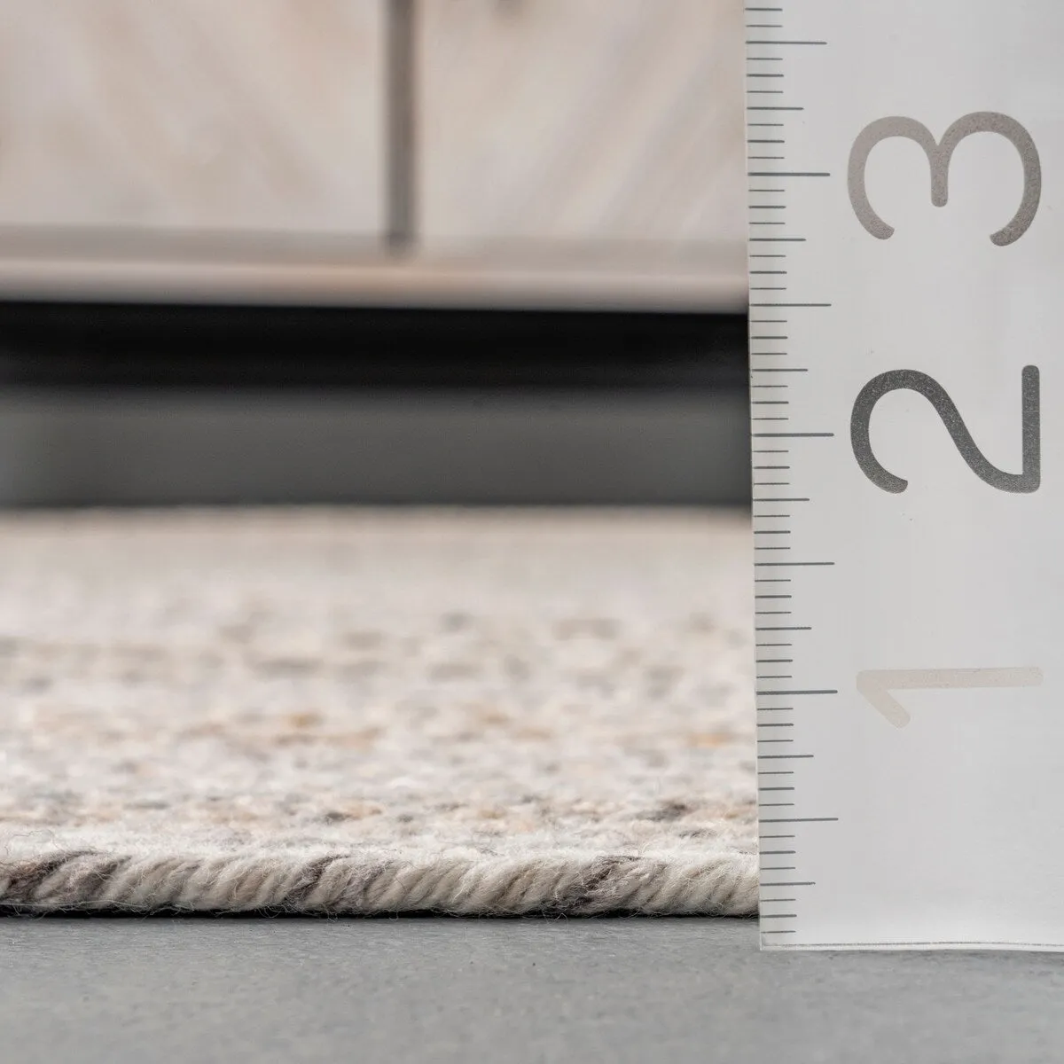 Nuloom Kyla Handmade Braided Farmhouse Round Area Rug