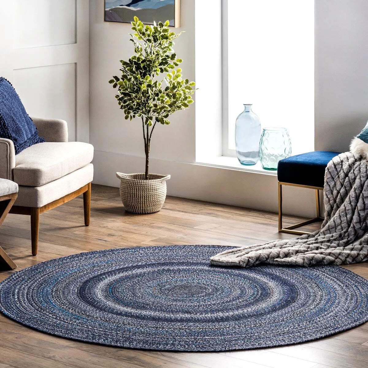 Nuloom Kyla Handmade Braided Farmhouse Round Area Rug