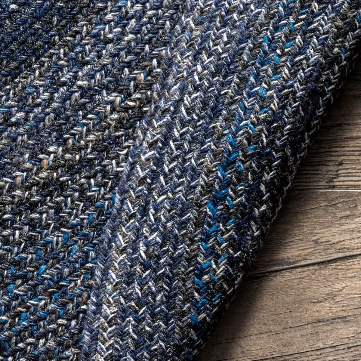 Nuloom Kyla Handmade Braided Farmhouse Round Area Rug
