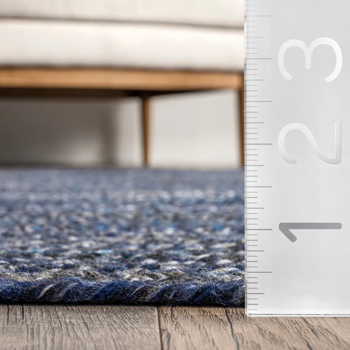Nuloom Kyla Handmade Braided Farmhouse Round Area Rug