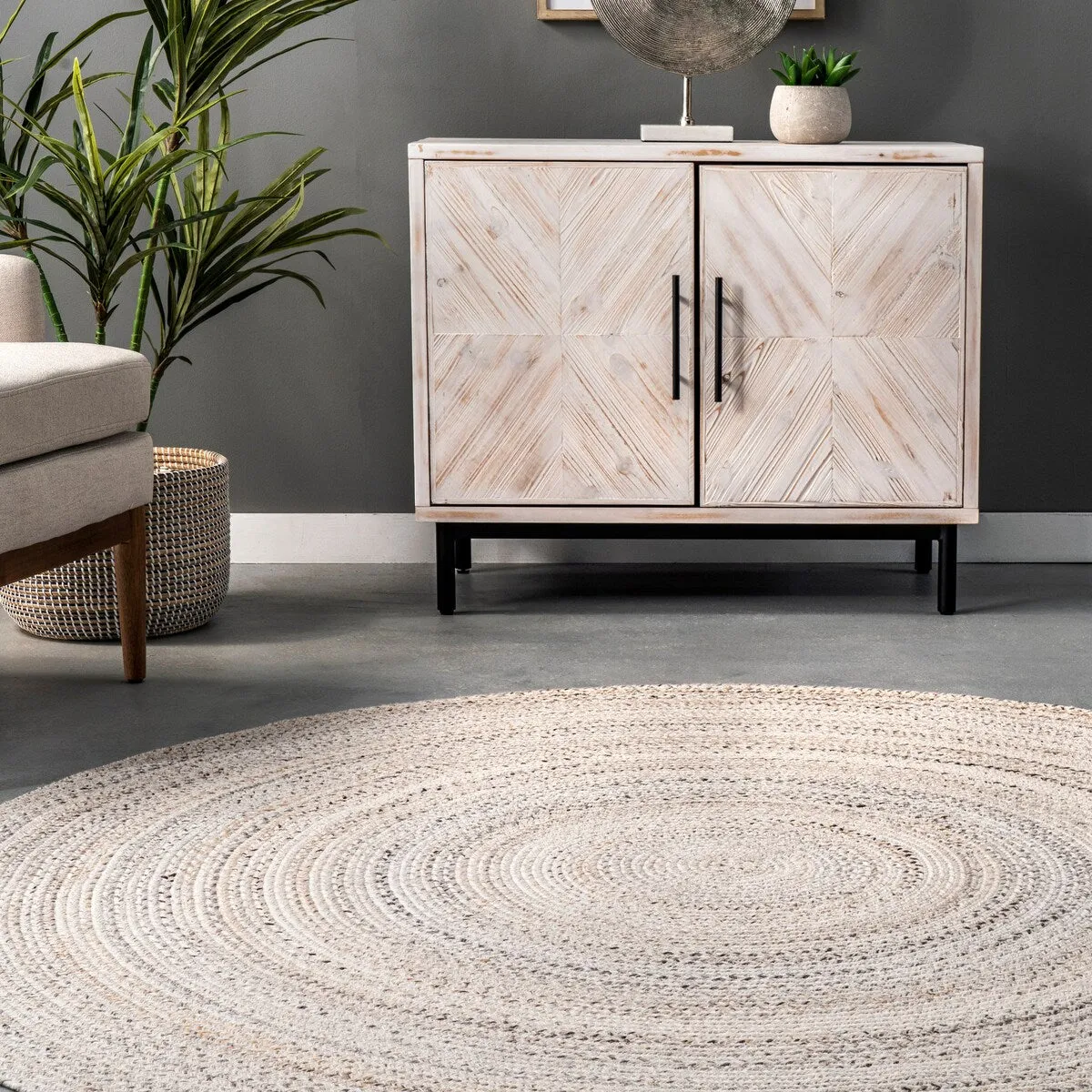 Nuloom Kyla Handmade Braided Farmhouse Round Area Rug