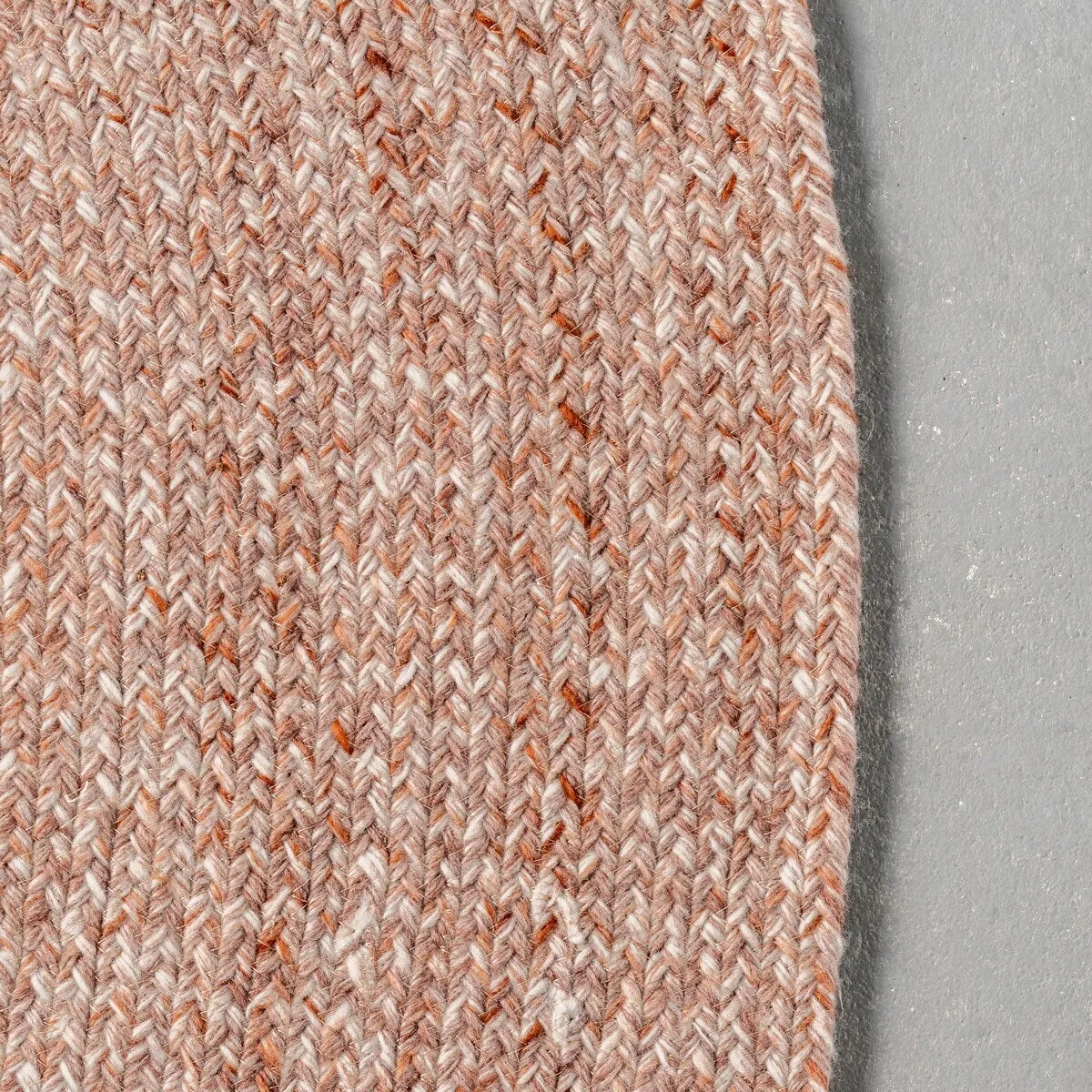 Nuloom Kyla Handmade Braided Farmhouse Round Area Rug
