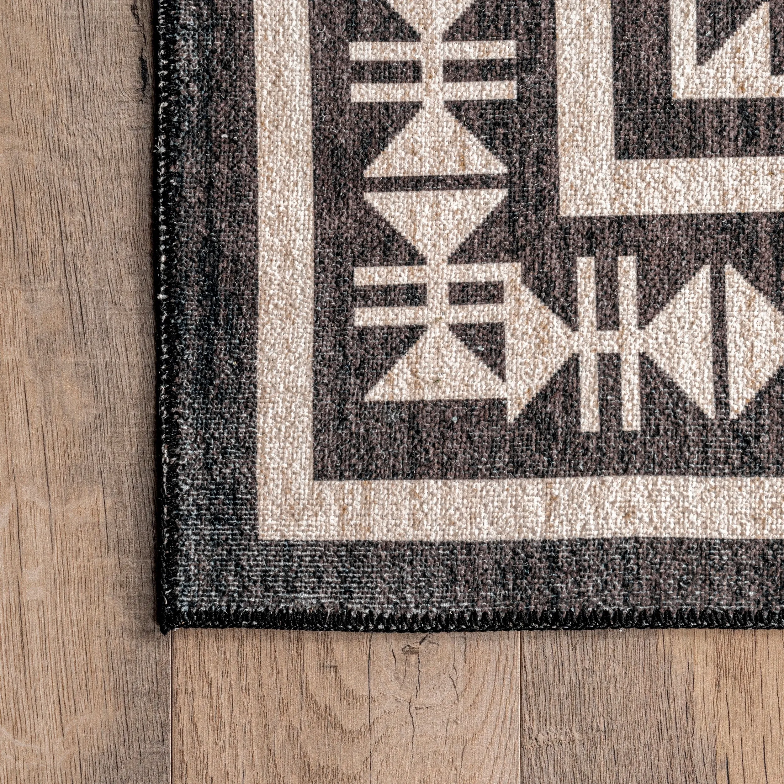 Nuloom Leighton SpinClean Machine Washable Southwestern Medallion Area Rug