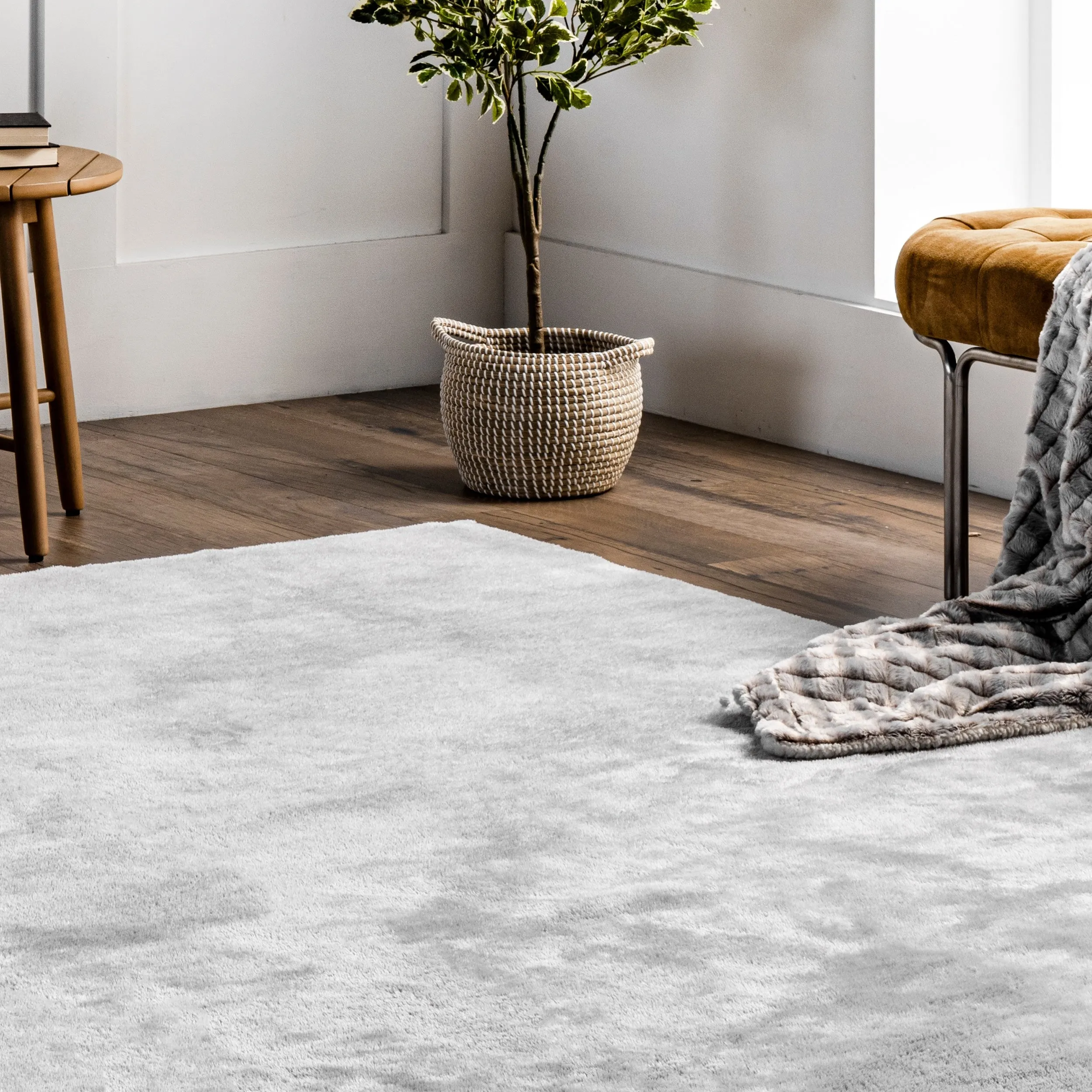 Nuloom Loni SuperiorWash Solid Machine Washable Shag Area Rug