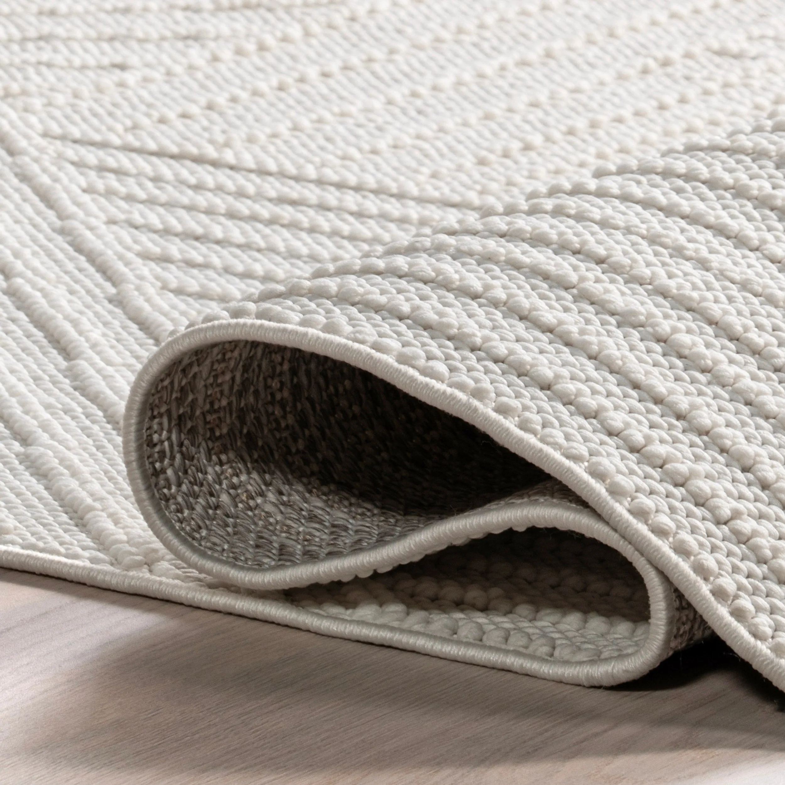 Nuloom Makena Modern Geometric High-Low Area Rug