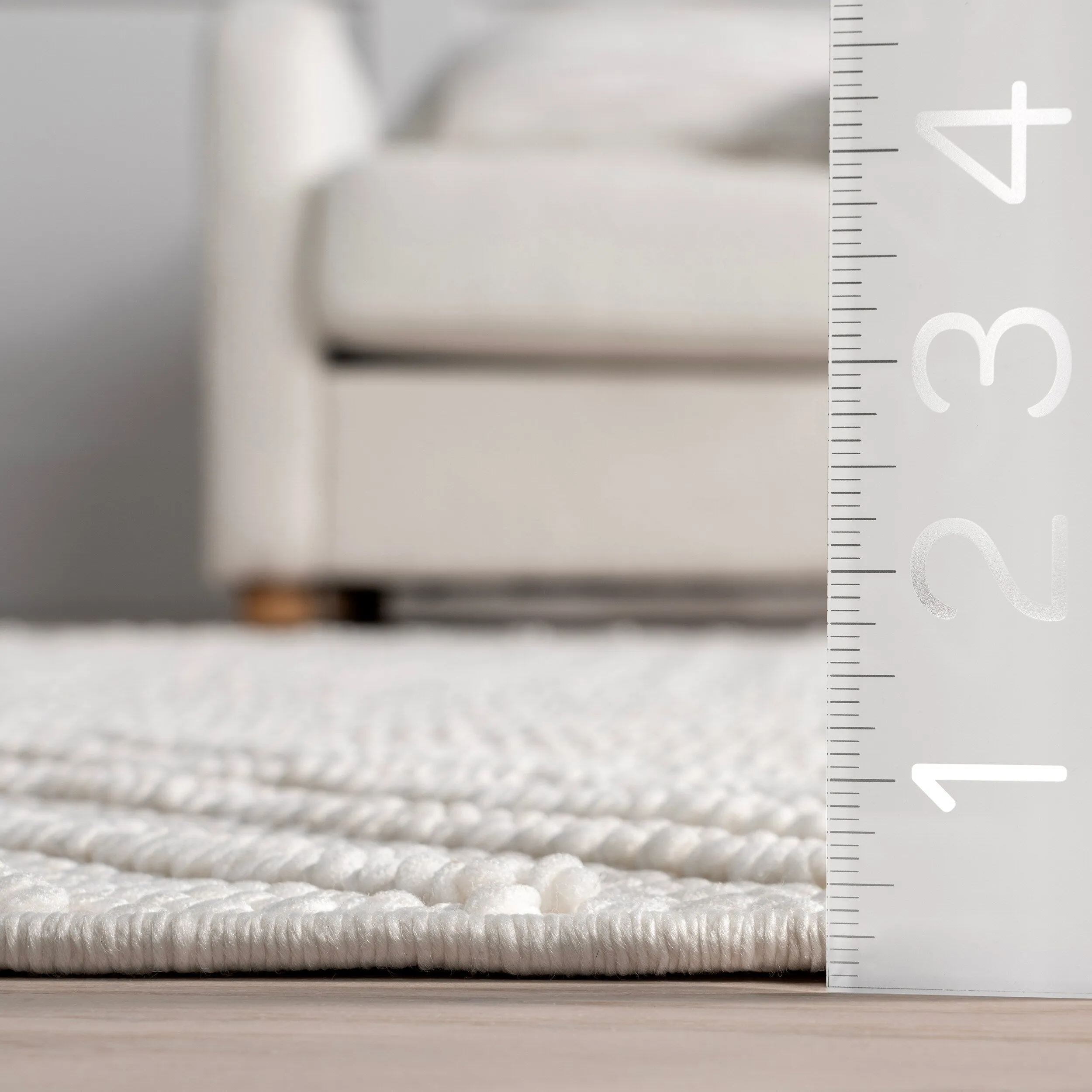 Nuloom Makena Modern Geometric High-Low Area Rug