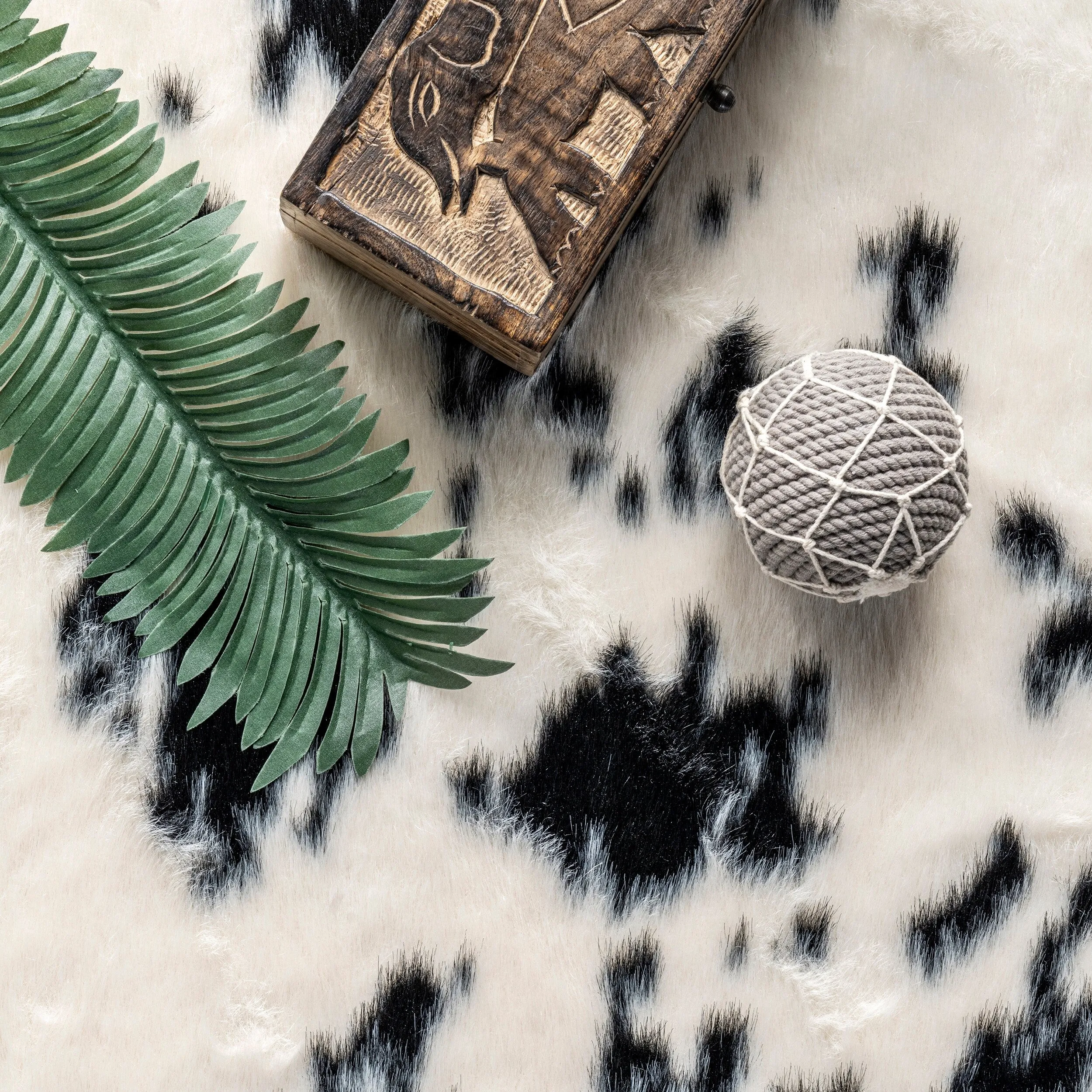 Nuloom Marcia SpinClean Machine Washable Faux Cowhide Area Rug