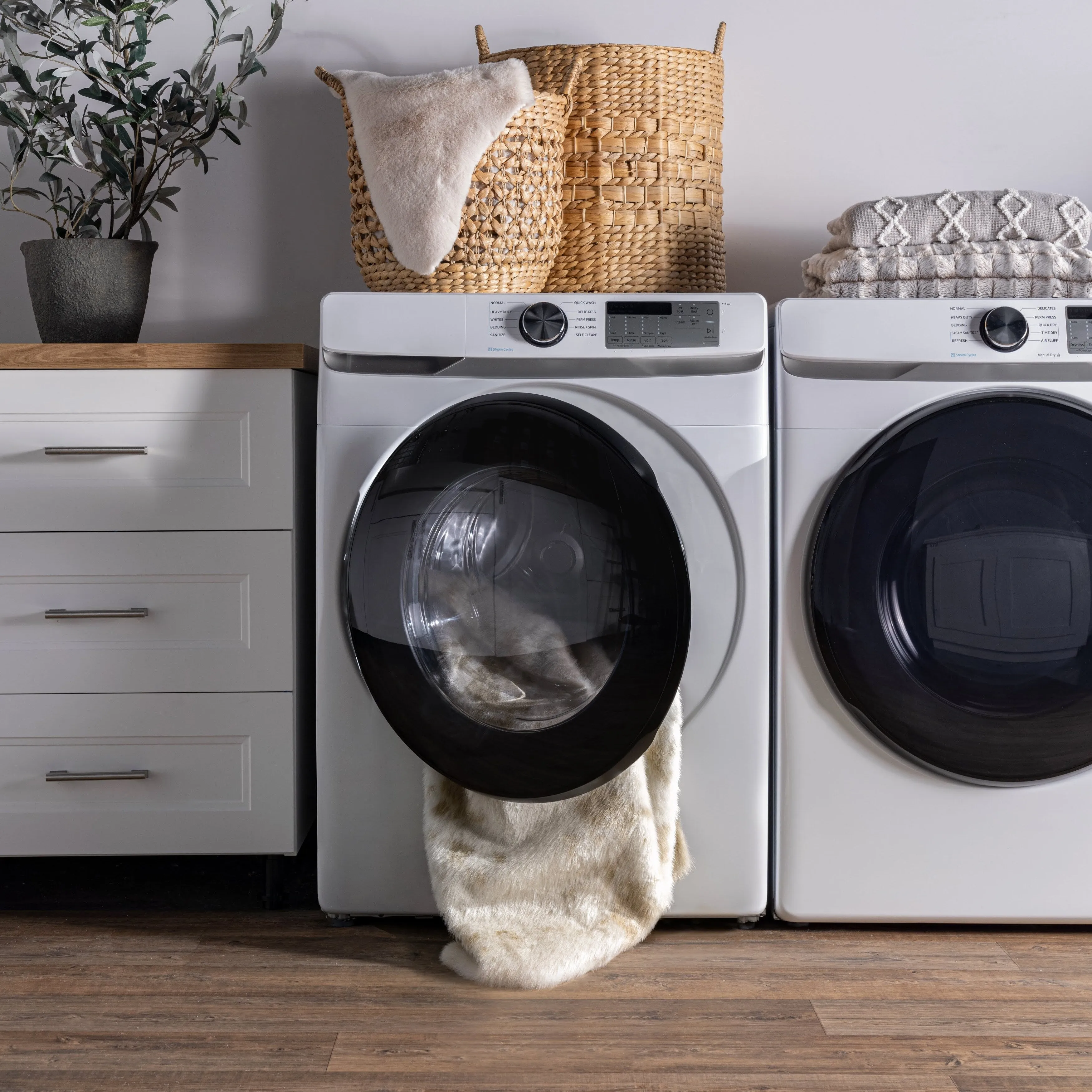 Nuloom Marcia SpinClean Machine Washable Faux Cowhide Area Rug