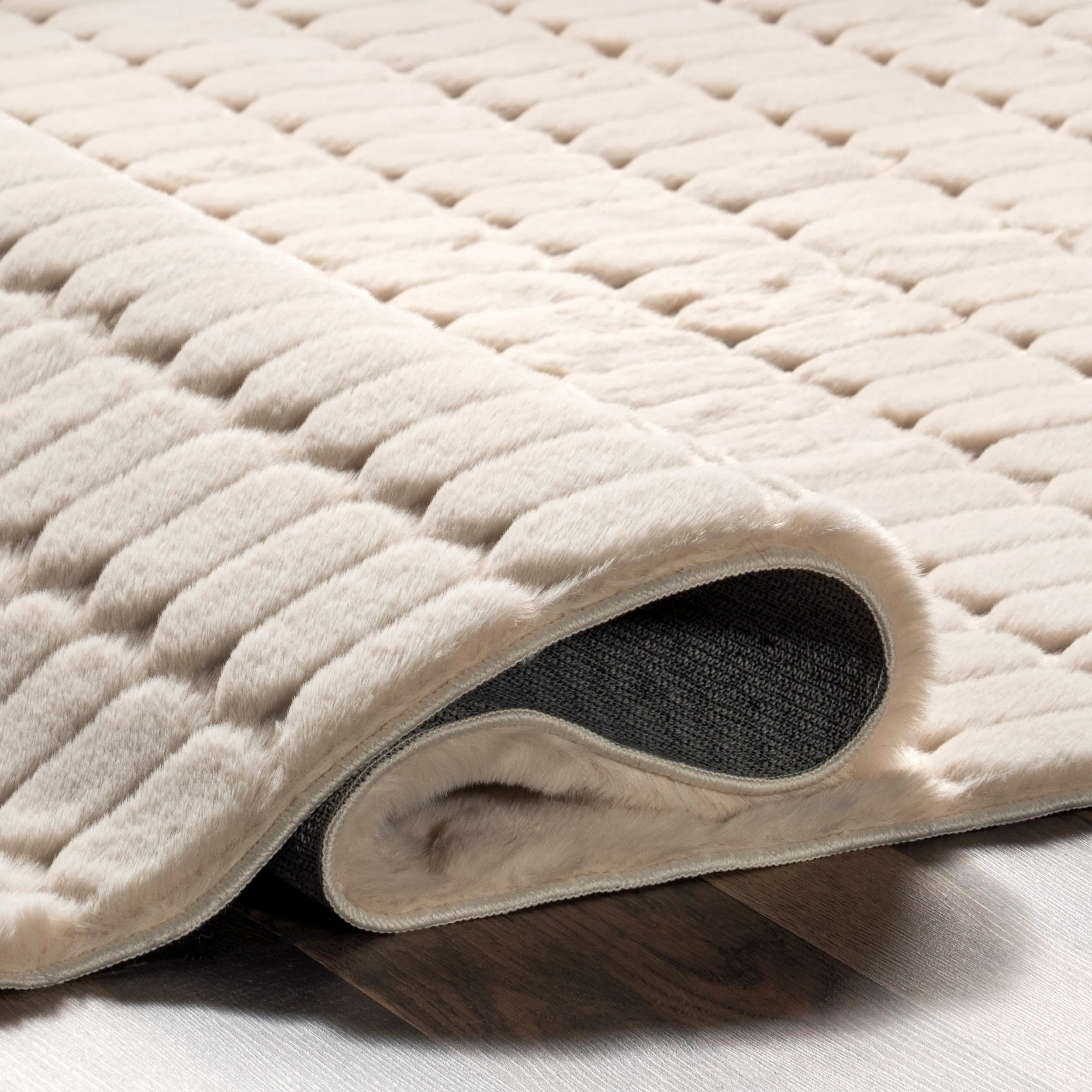 Nuloom Nia SuperiorWash Tile Faux Rabbit Machine Washable Area Rug