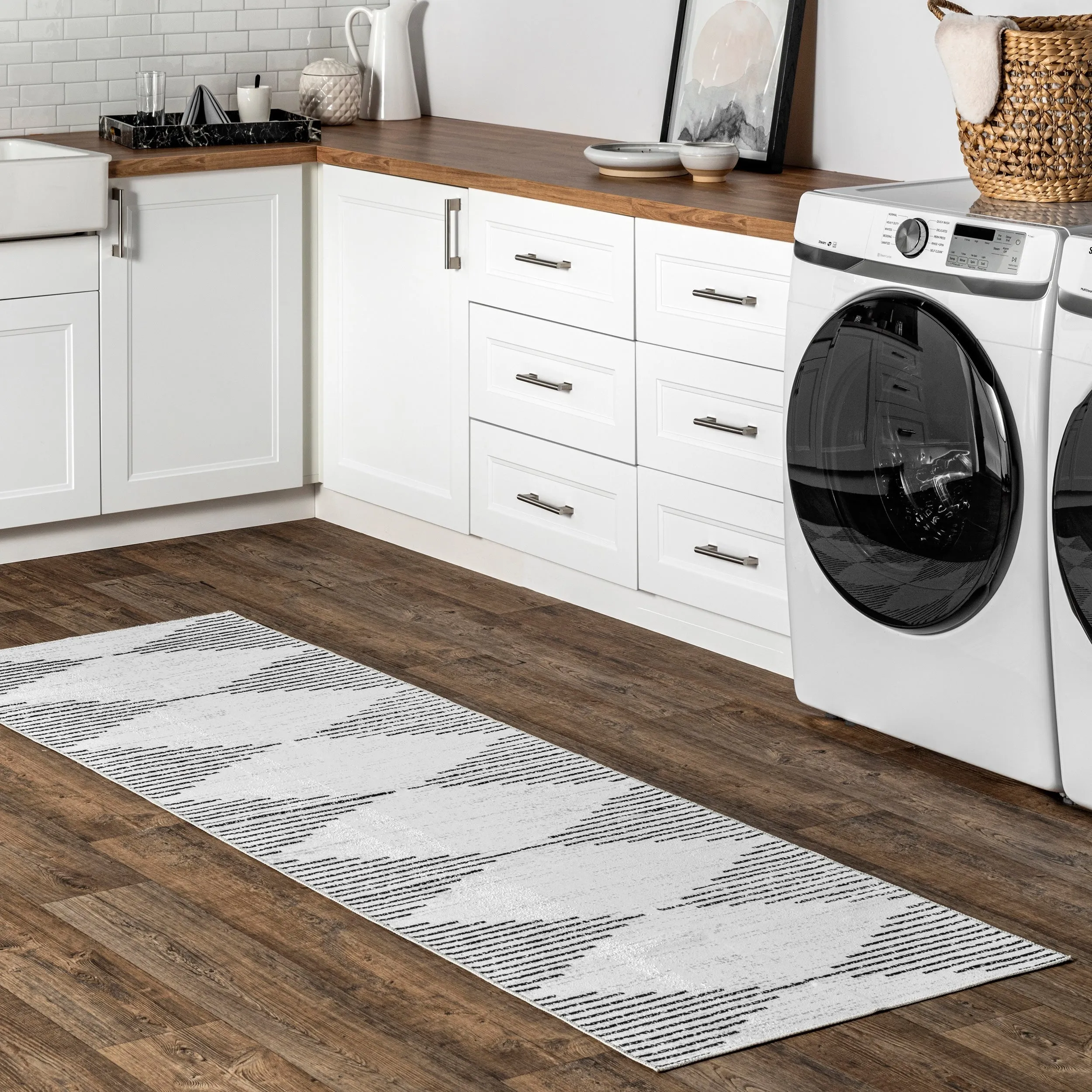 Nuloom Romina SpinClean Machine Washable Diamond Stripes Area Rug