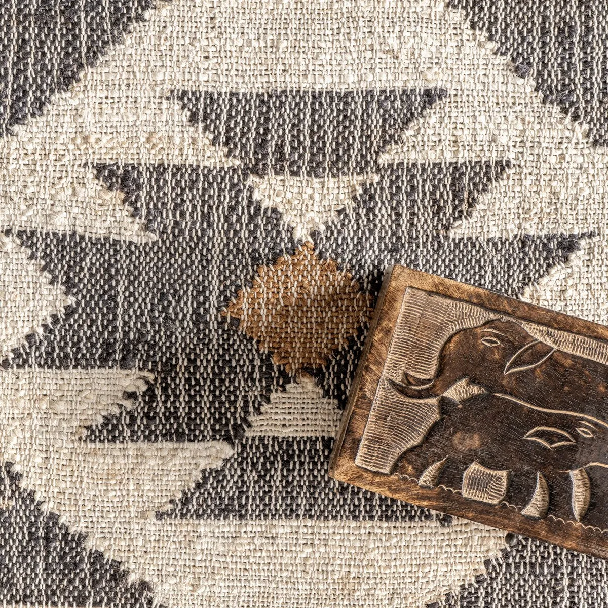 Nuloom Rosanna Southwestern Symbols Jute Area Rug