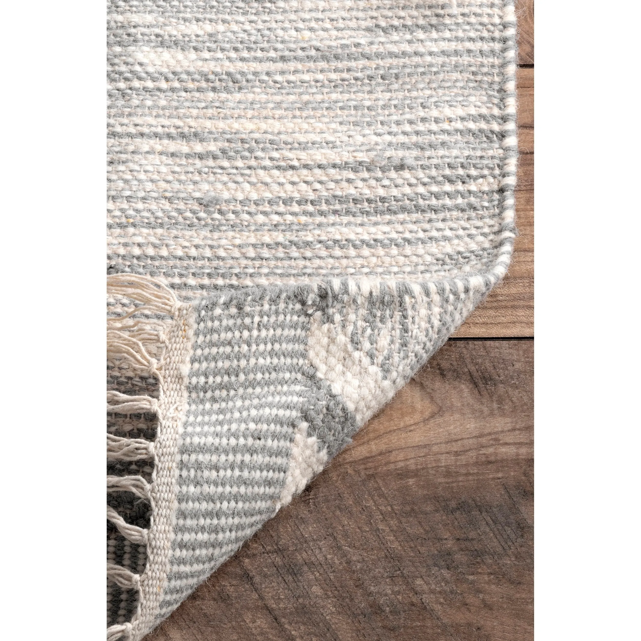 Nuloom Savannah Moroccan Tasseled Wool Area Rug
