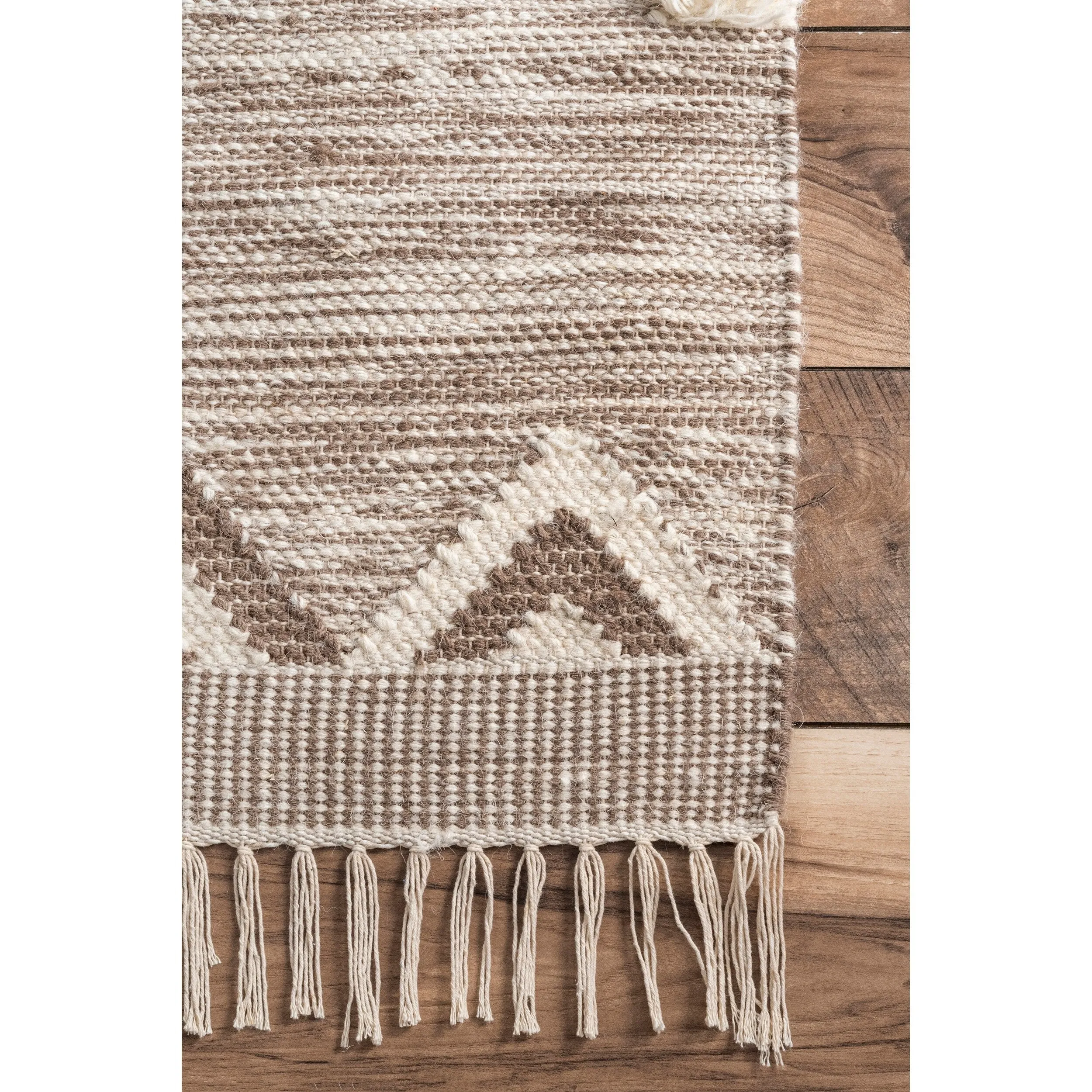 Nuloom Savannah Moroccan Tasseled Wool Area Rug