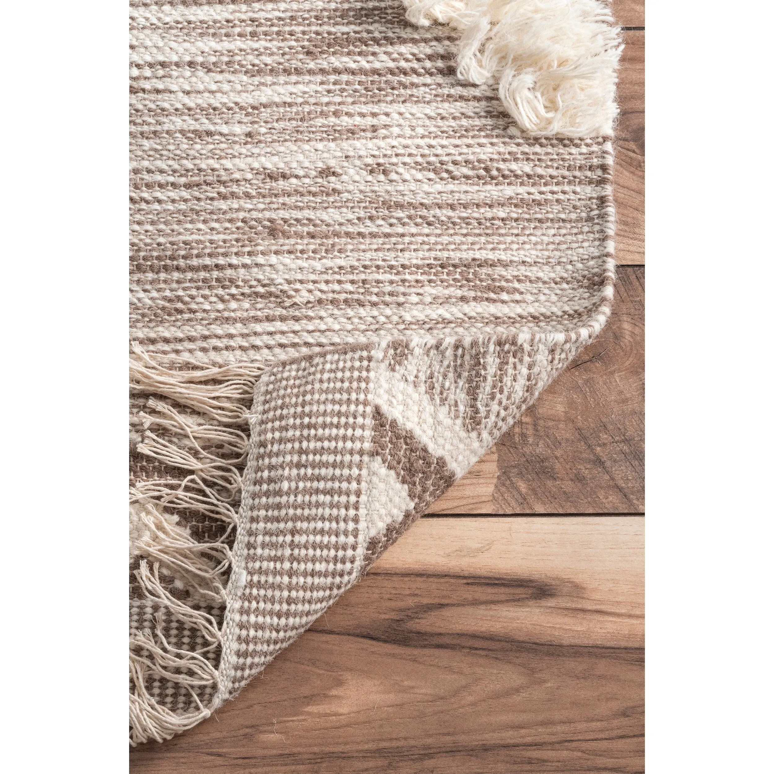 Nuloom Savannah Moroccan Tasseled Wool Area Rug