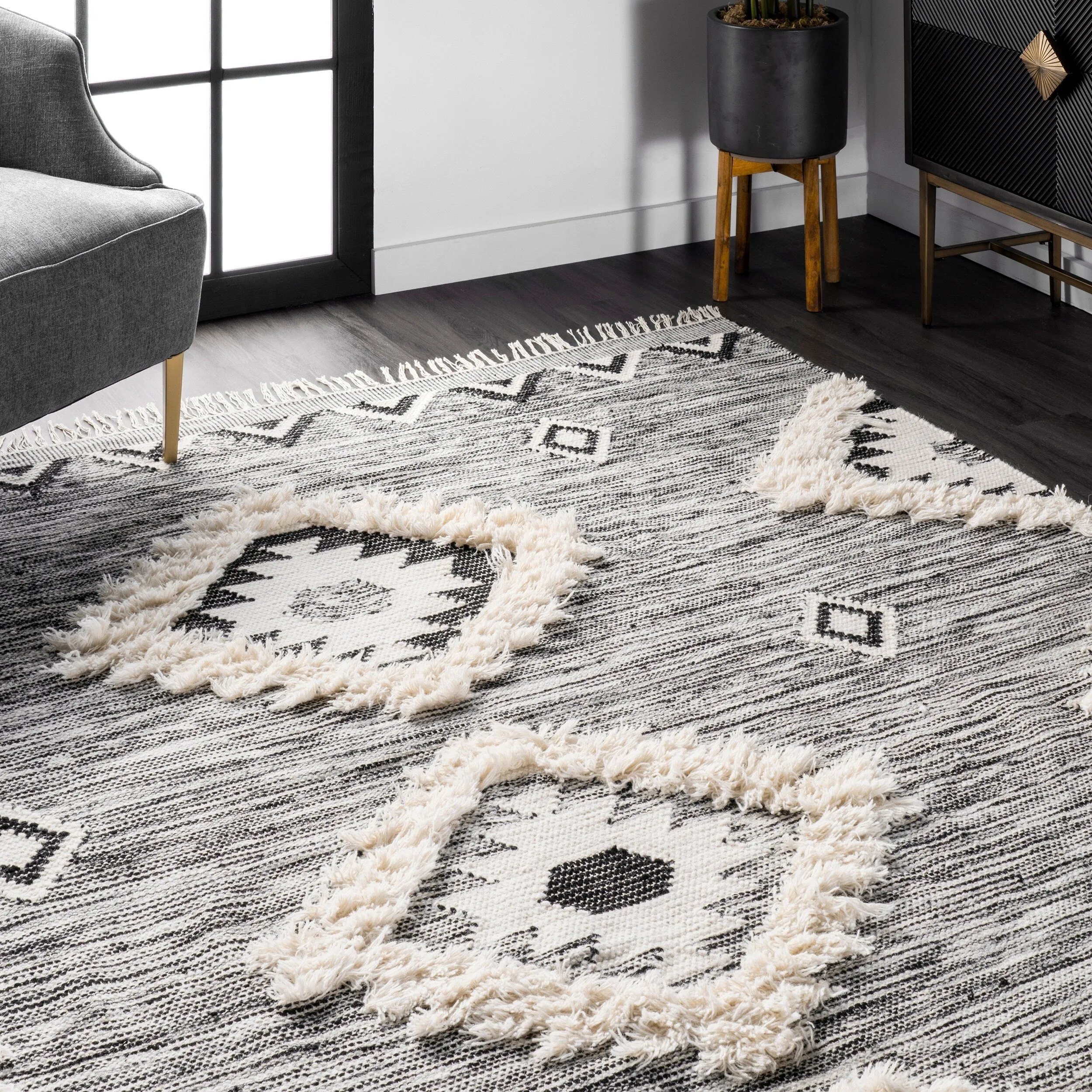 Nuloom Savannah Moroccan Tasseled Wool Area Rug