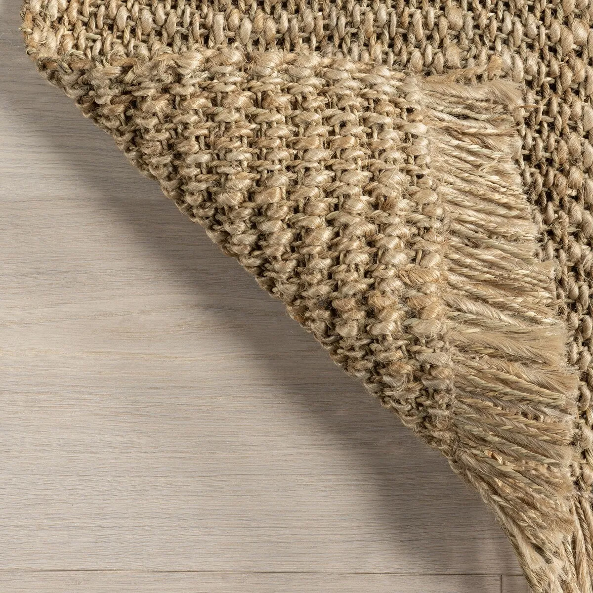 Nuloom Solveig Farmhouse Jute and Seagrass Tasseled Area Rug