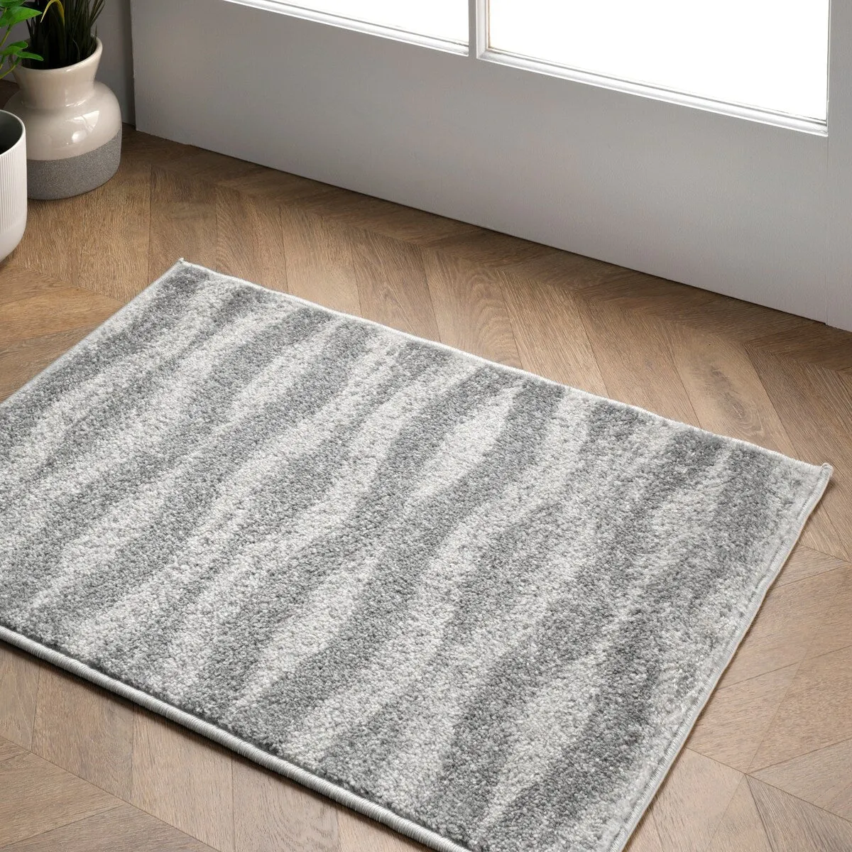 Nuloom Tristan Contemporary Waves Area Rug