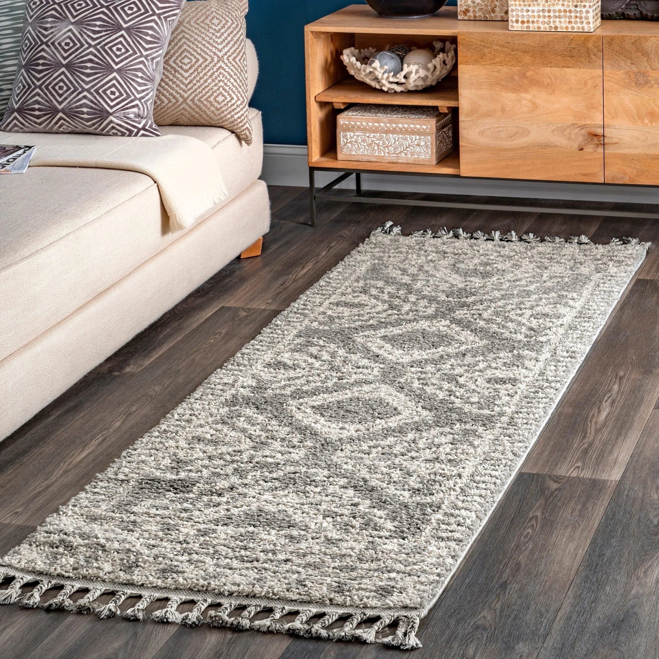 Nuloom Vasiliki Moroccan Shag Tasseled Area Rug